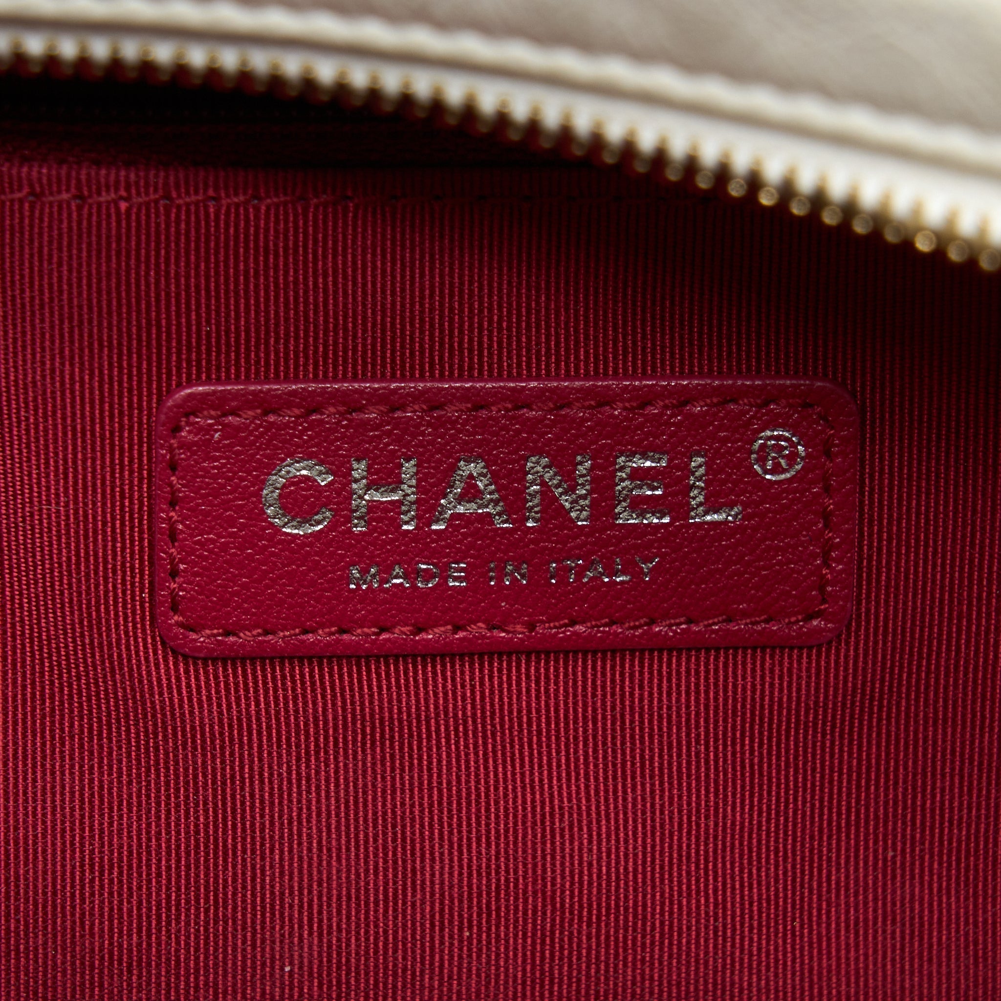 chanel-large-gabrielle-hobo-bag-white-black-multicolour-hardware