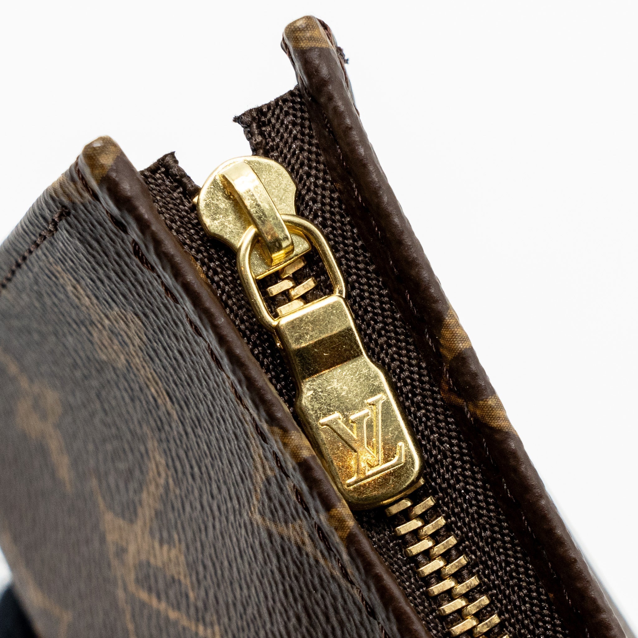louis-vuitton-toiletry-pouch-15-monogram-canvas-ghw