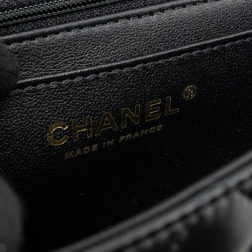 chanel-top-handle-mini-rectangular-flap-bag-lambskin-black-lghwmicrochip-1
