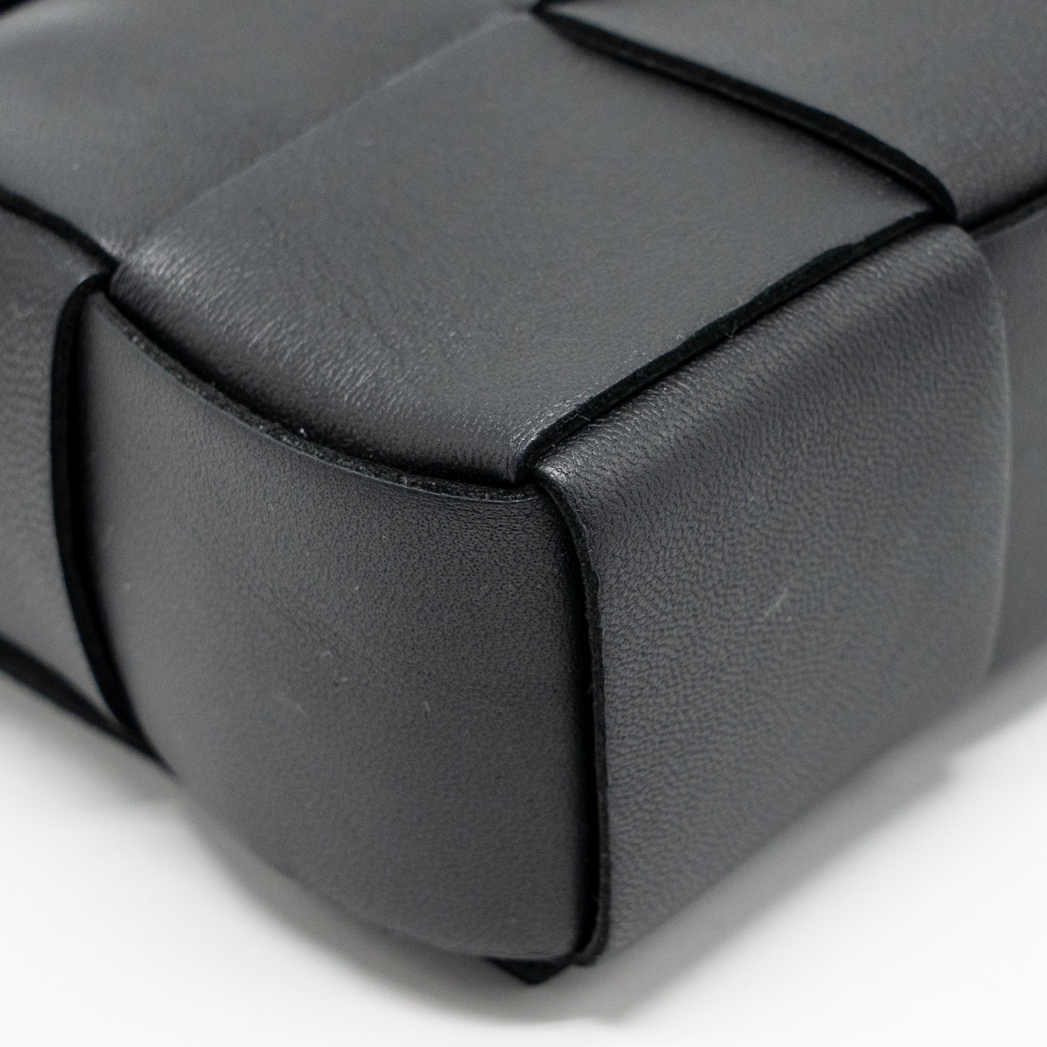 bottega-veneta-intreccio-cassette-mini-bag-lambskin-black-ghw