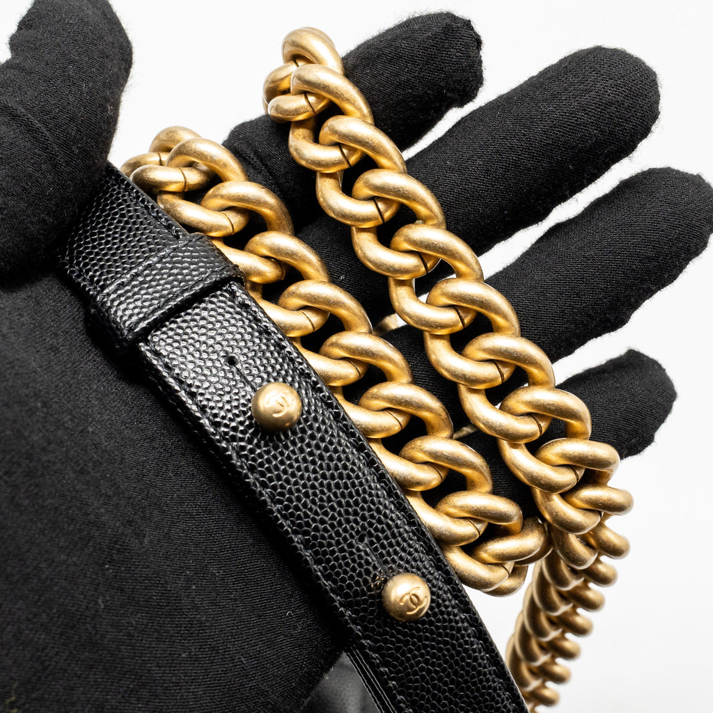chanel-medium-boy-bag-caviar-black-ghwmicrochip