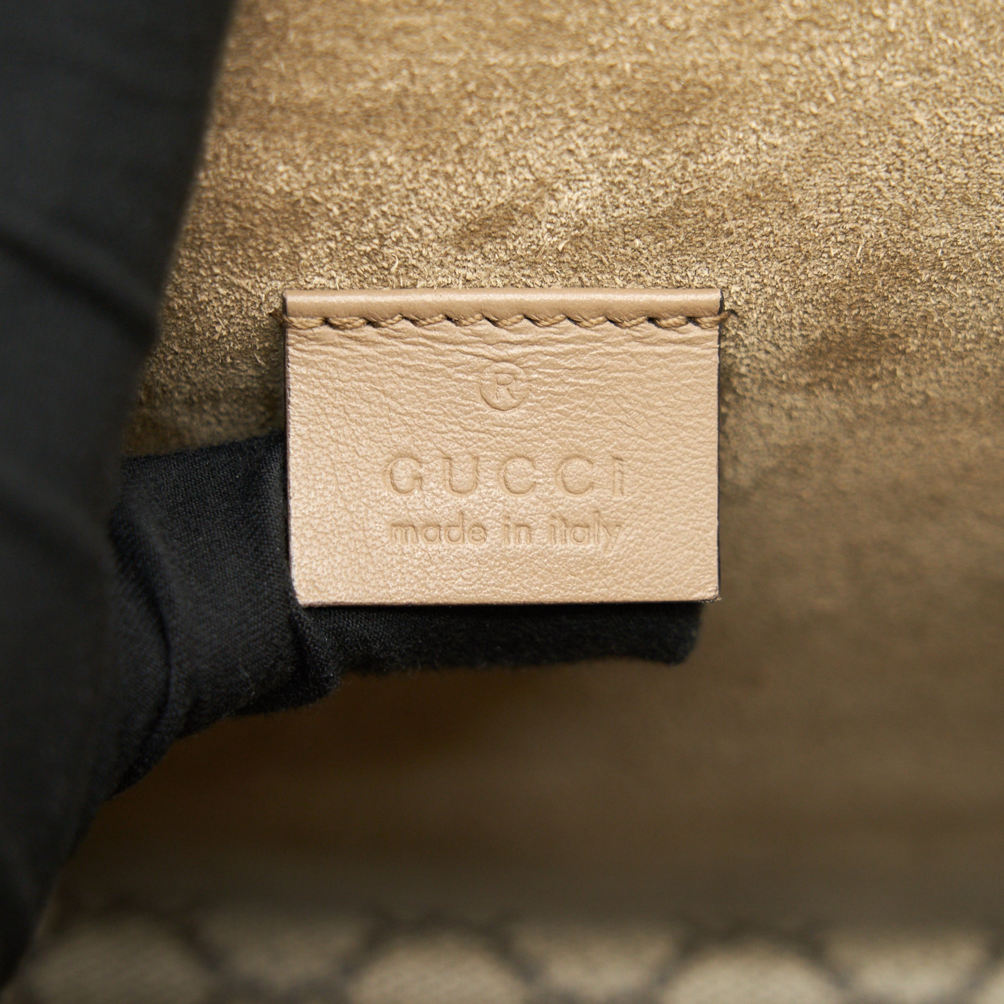 gucci-small-dionysus-bag-gg-supreme-canvas-with-beige-colour
