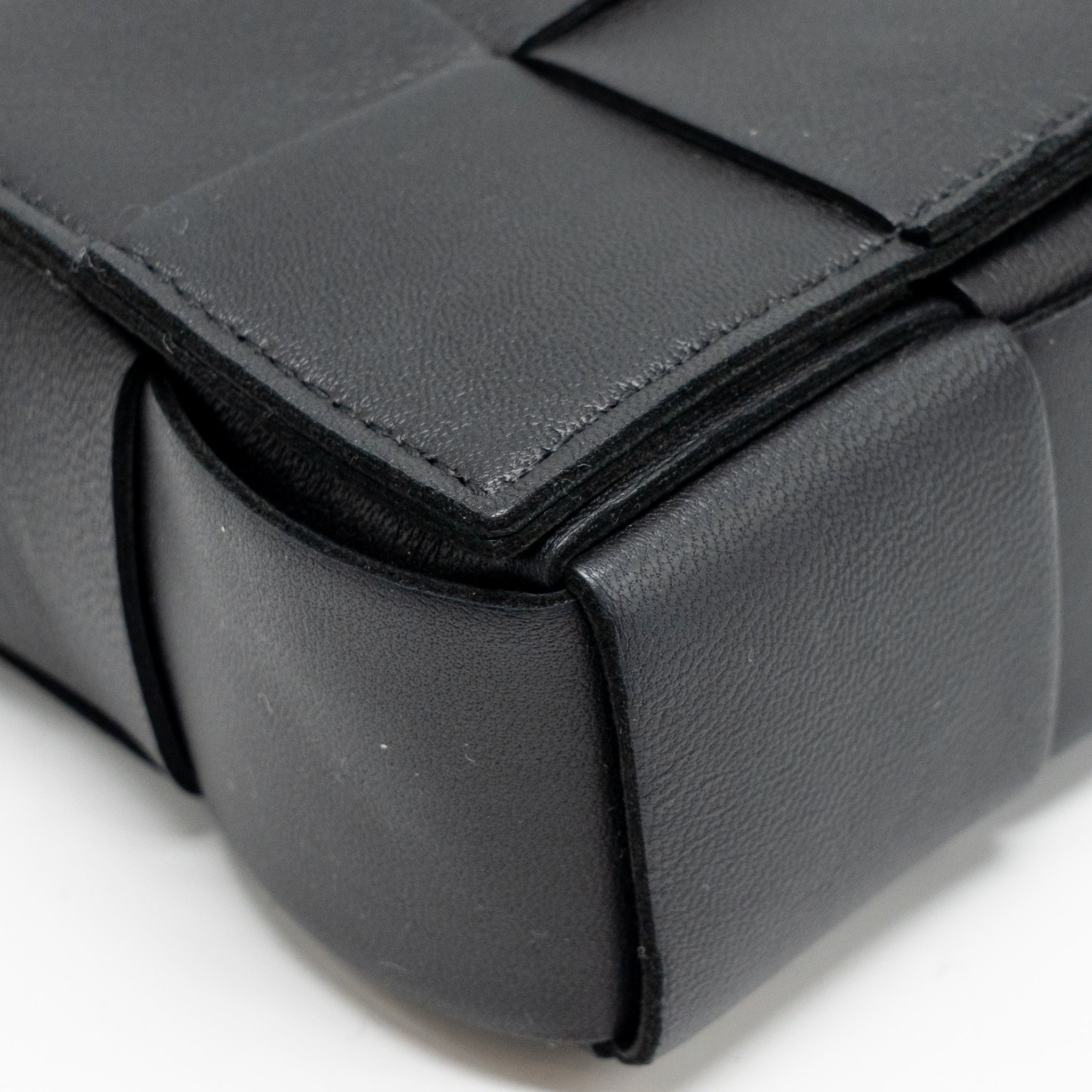 bottega-veneta-intreccio-cassette-mini-bag-lambskin-black-ghw