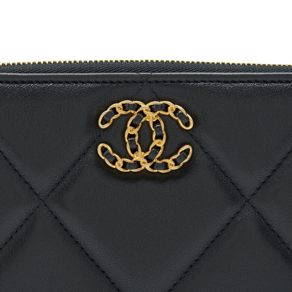 chanel-19-pouch-lambskin-black-ghw