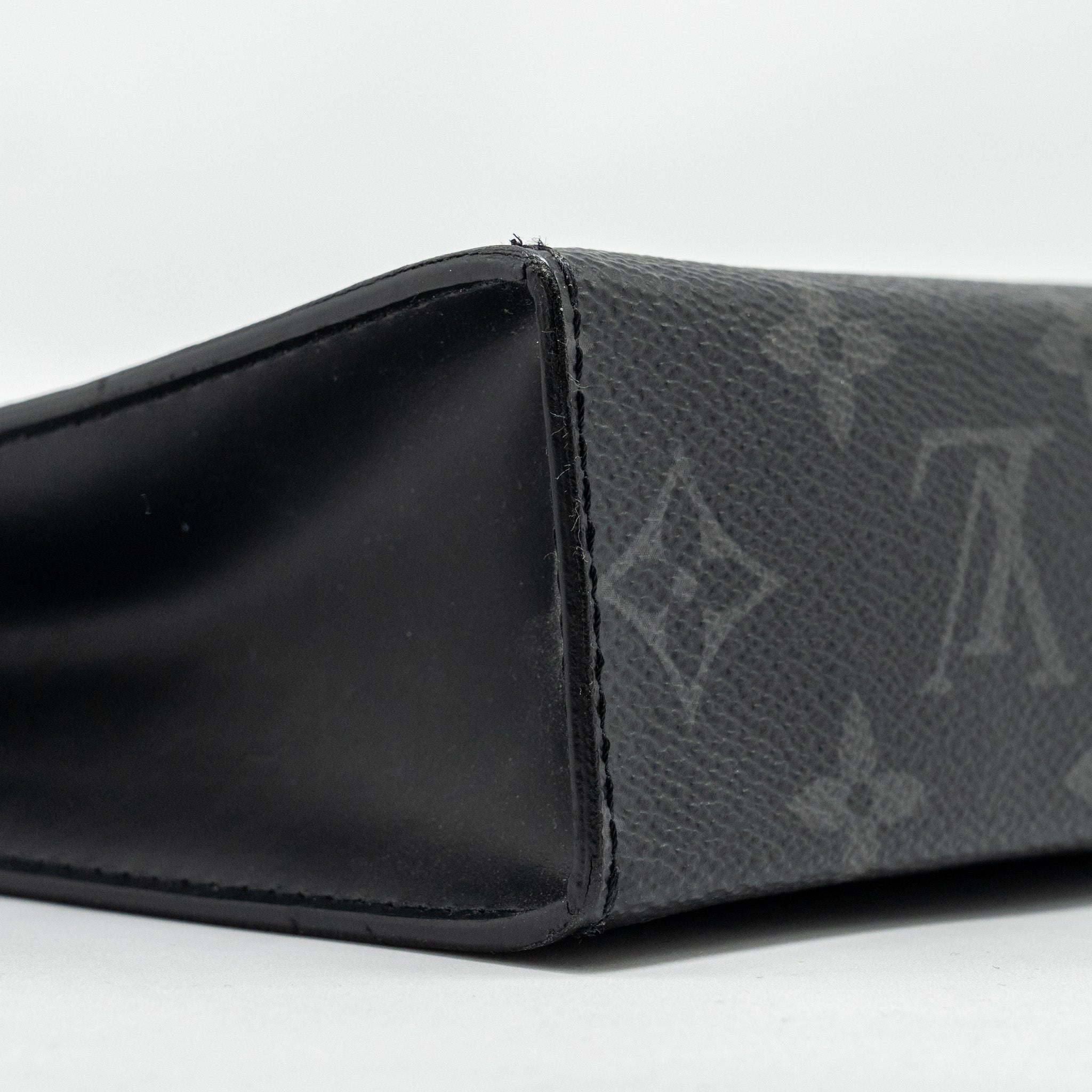 louis-vuitton-pochette-voyage-monogram-canvas-black-shw