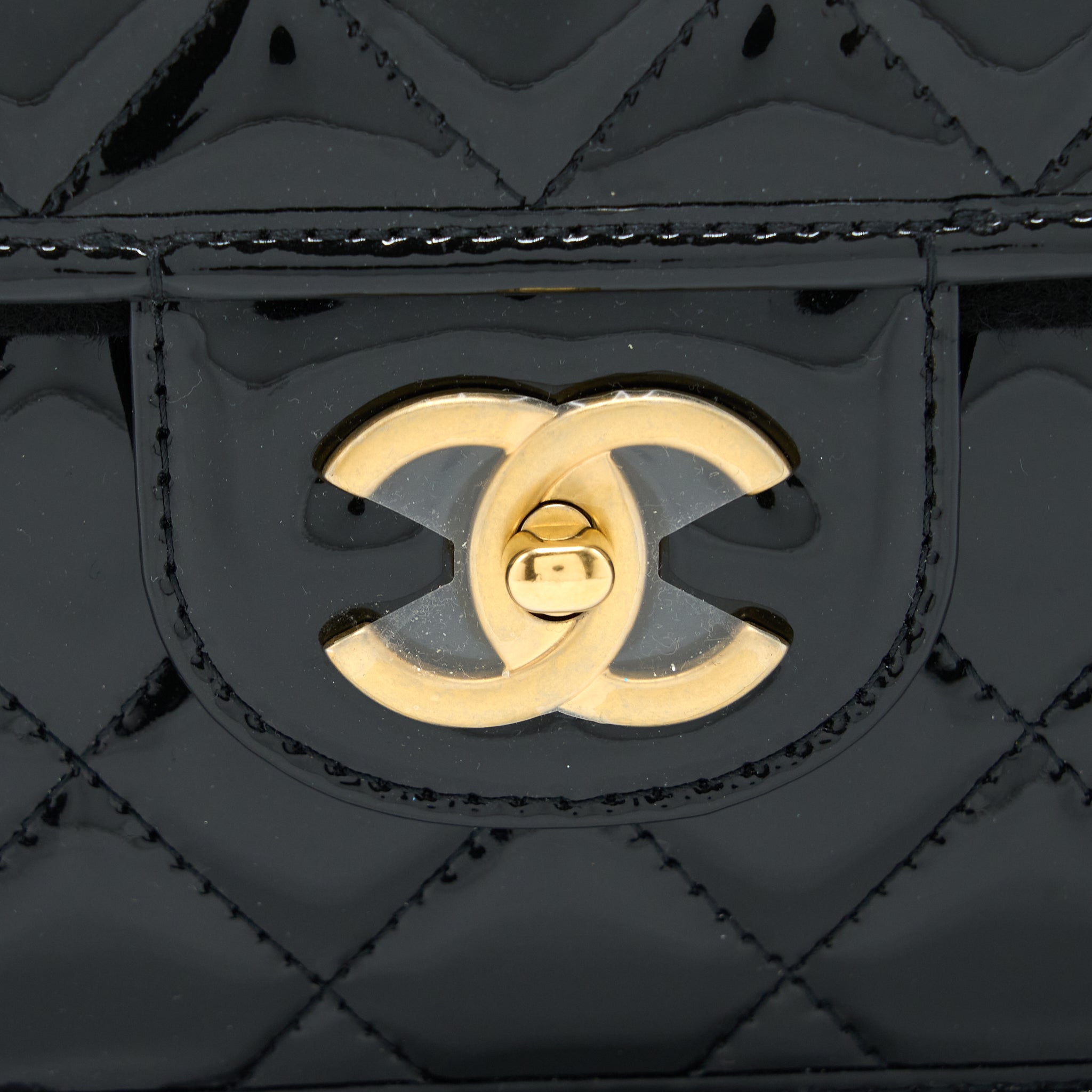 chanel-22k-large-backpack-patent-black-brushed-ghw-microchip