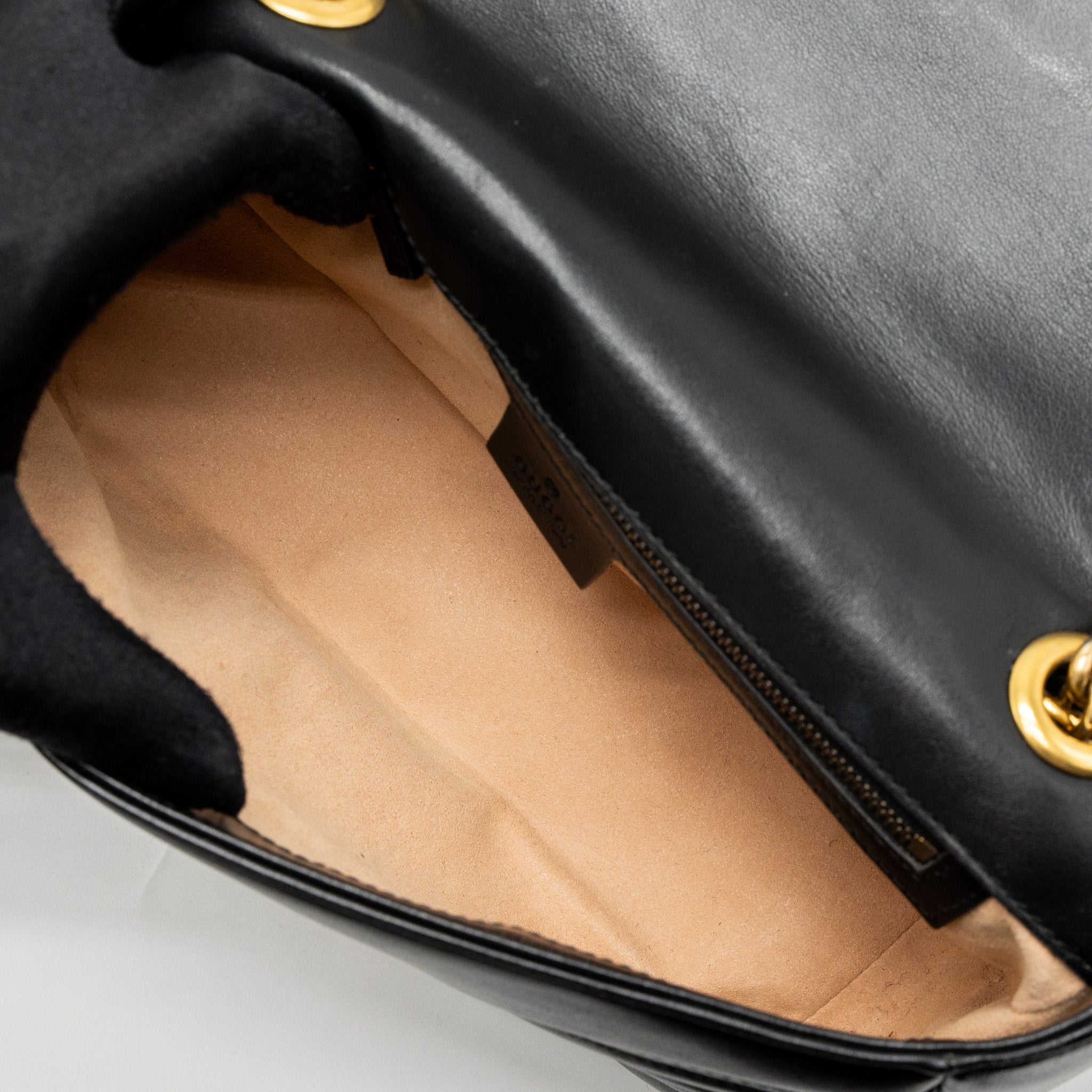 gucci-small-gg-marmont-bag-calfskin-black-ghw