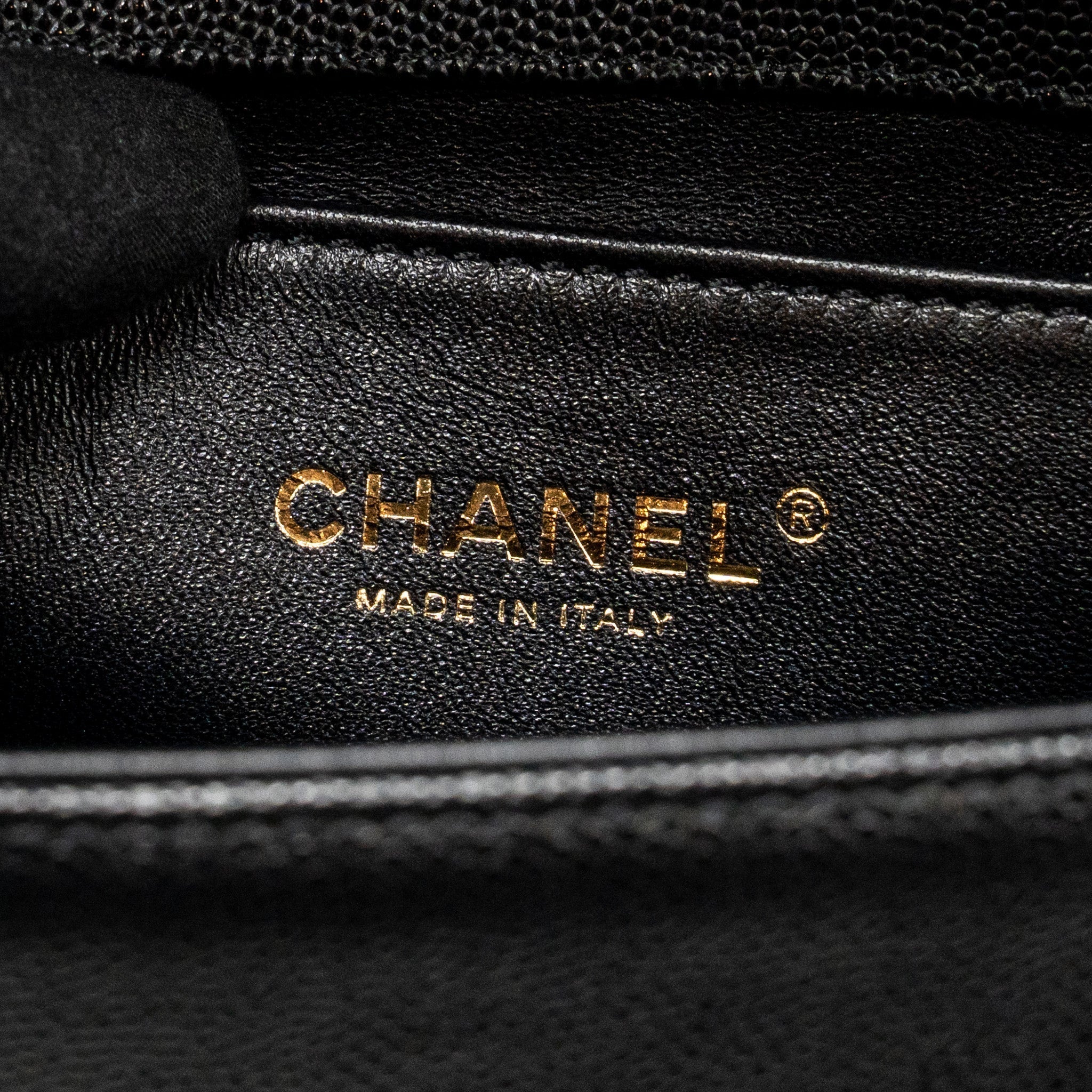 chanel-medium-boy-bag-caviar-black-ghwmicrochip