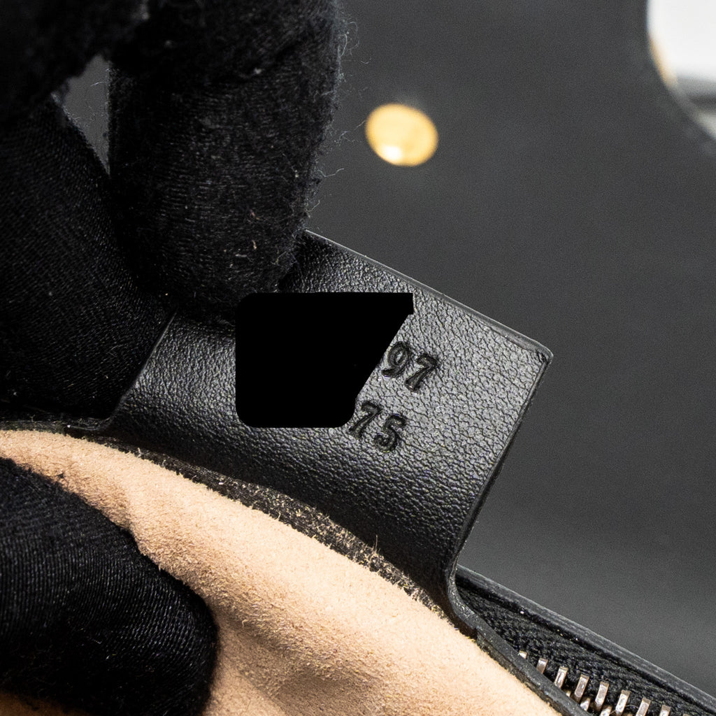 gucci-small-gg-marmont-bag-calfskin-black-ghw