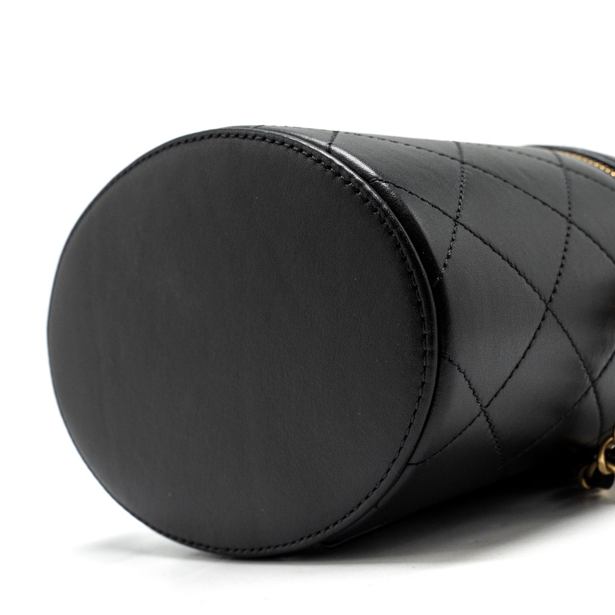 chanel-pearl-letter-logo-detailed-vanity-case-calfskin-black-ghw-copy