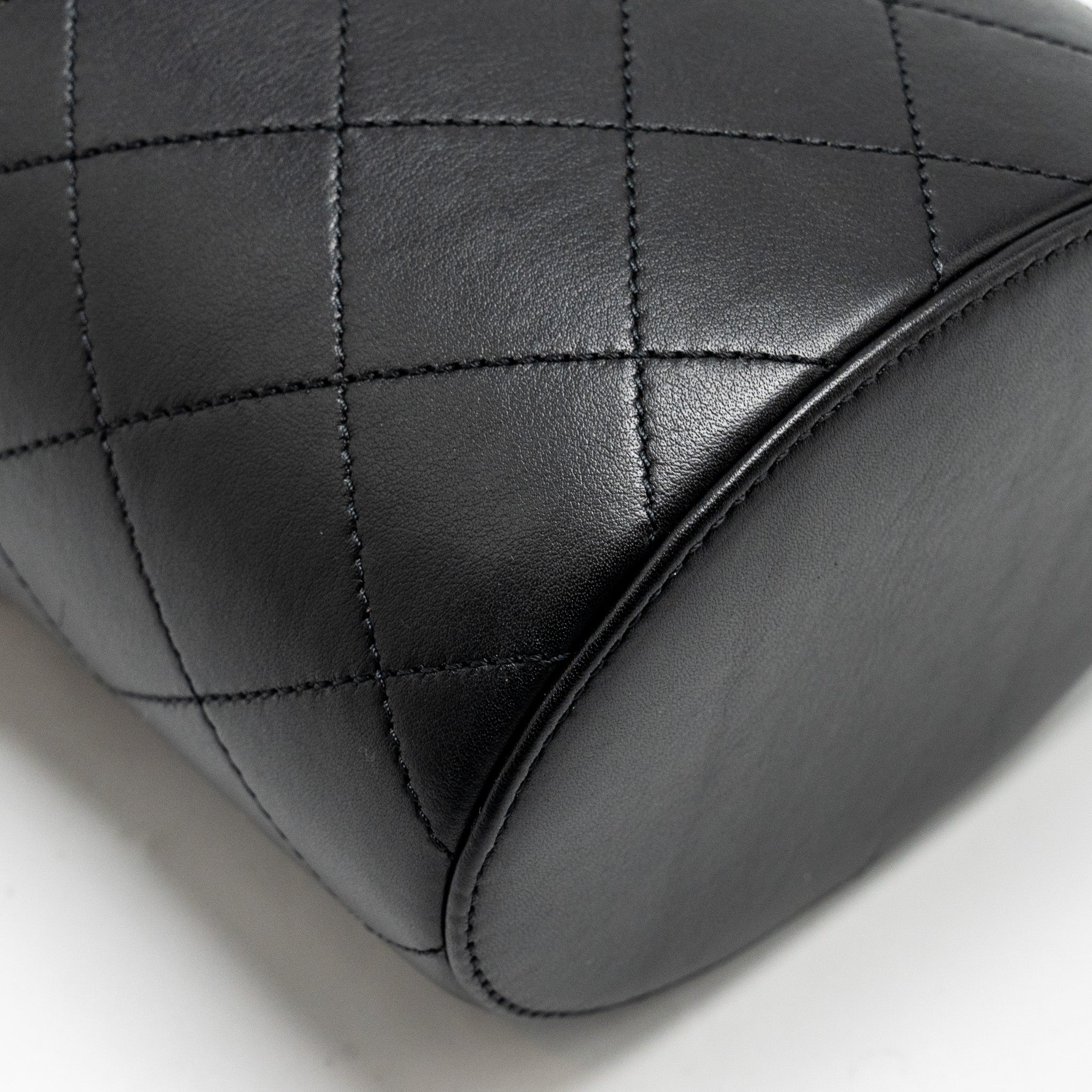 chanel-pearl-letter-logo-detailed-vanity-case-calfskin-black-ghw-copy