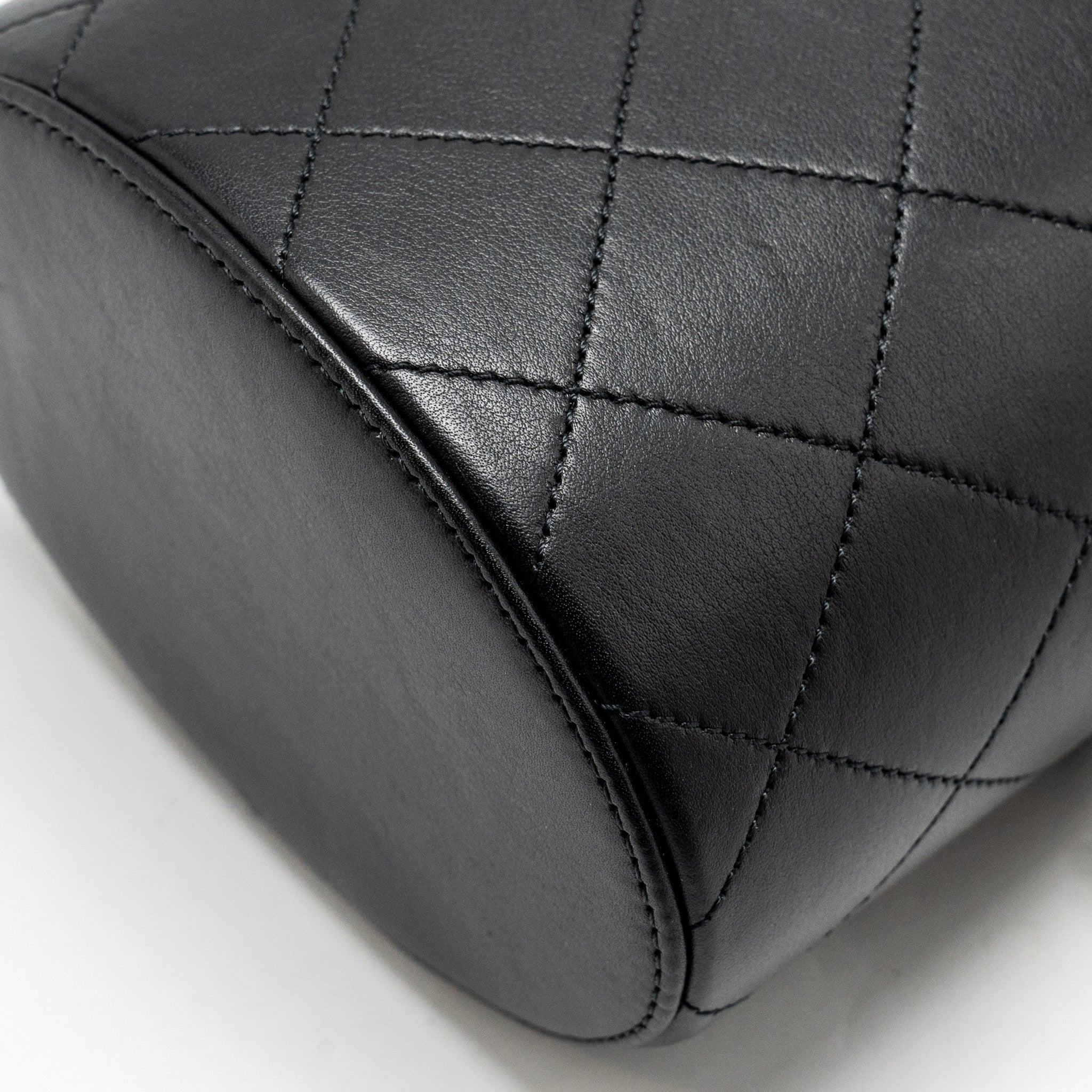 chanel-pearl-letter-logo-detailed-vanity-case-calfskin-black-ghw-copy