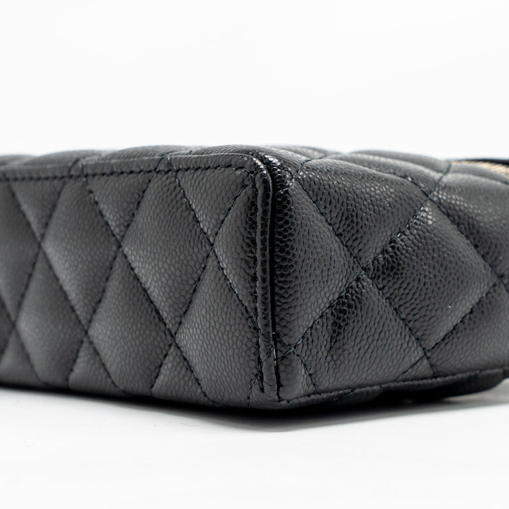 chanel-25p-cc-top-handle-vanity-with-chain-caviar-black-lghwmicrochip-3