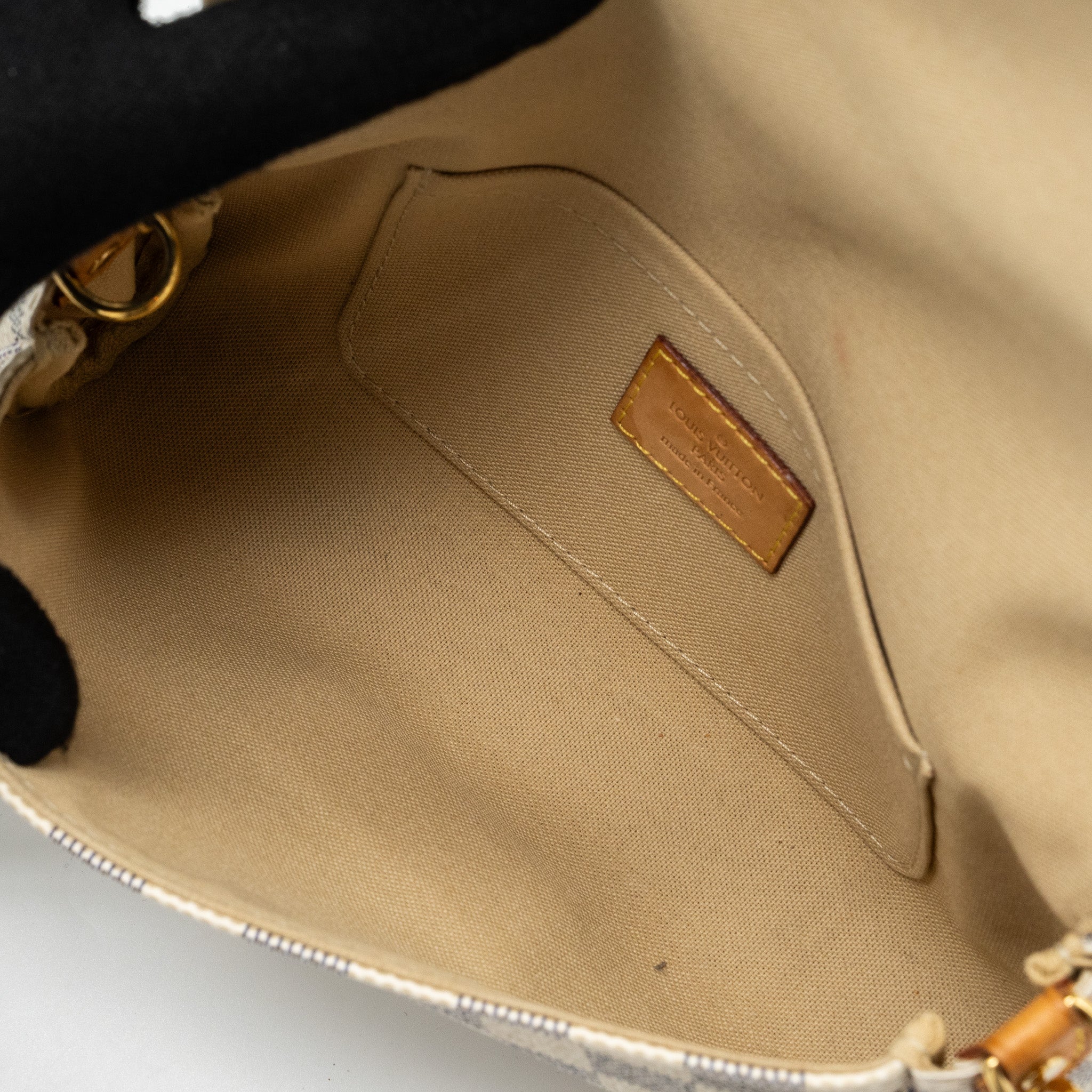 louis-vuitton-favourite-pm-azur-canvas-ghw