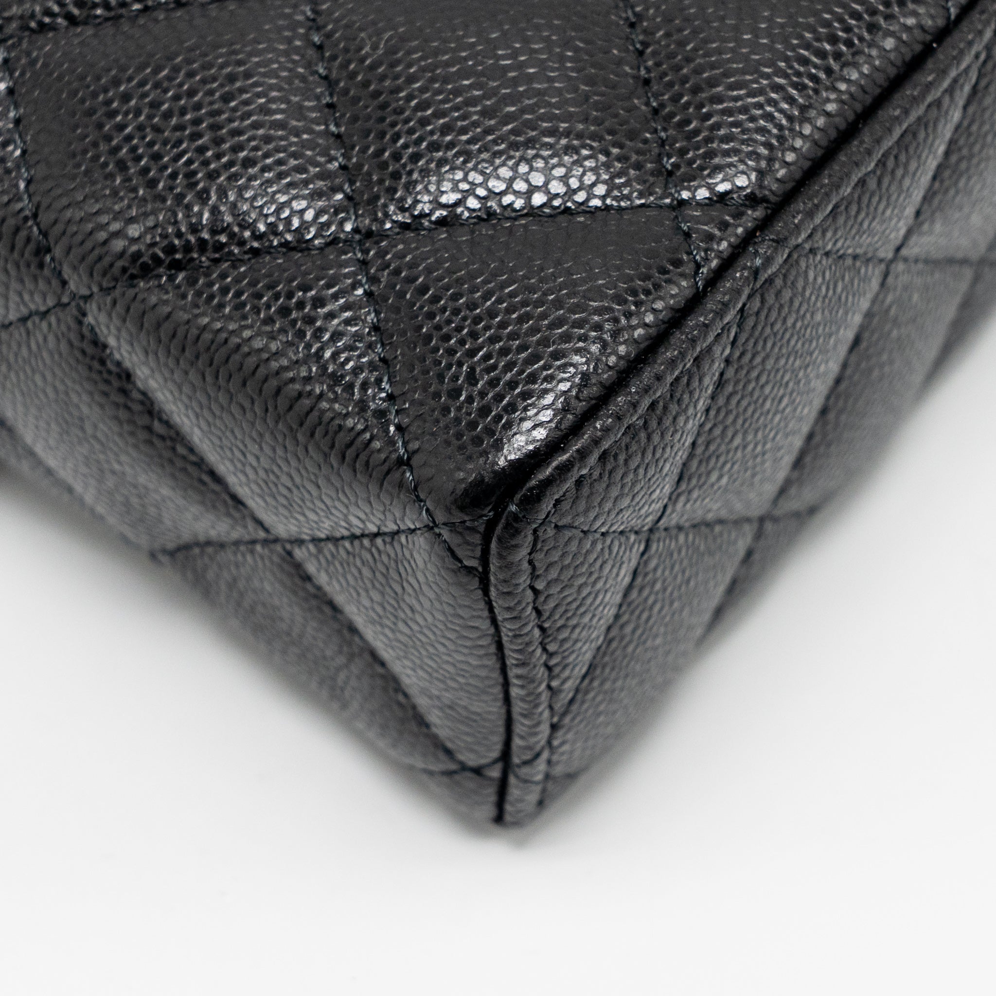 chanel-25p-cc-top-handle-vanity-with-chain-caviar-black-lghwmicrochip-3