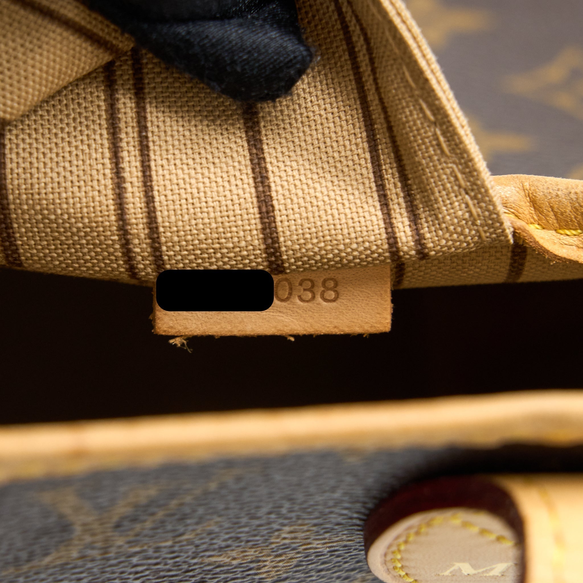 louis-vuitton-neverfull-mm-monogram-canvas-ghw-1