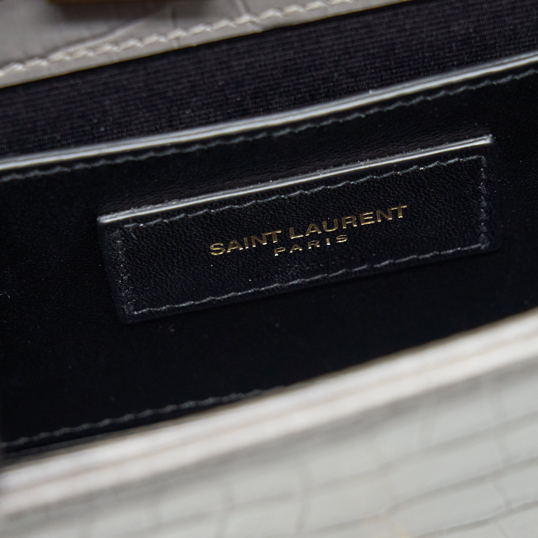 saint-laurent-ysl-kate-tassel-croc-embossed-calfskin-grey-ghw