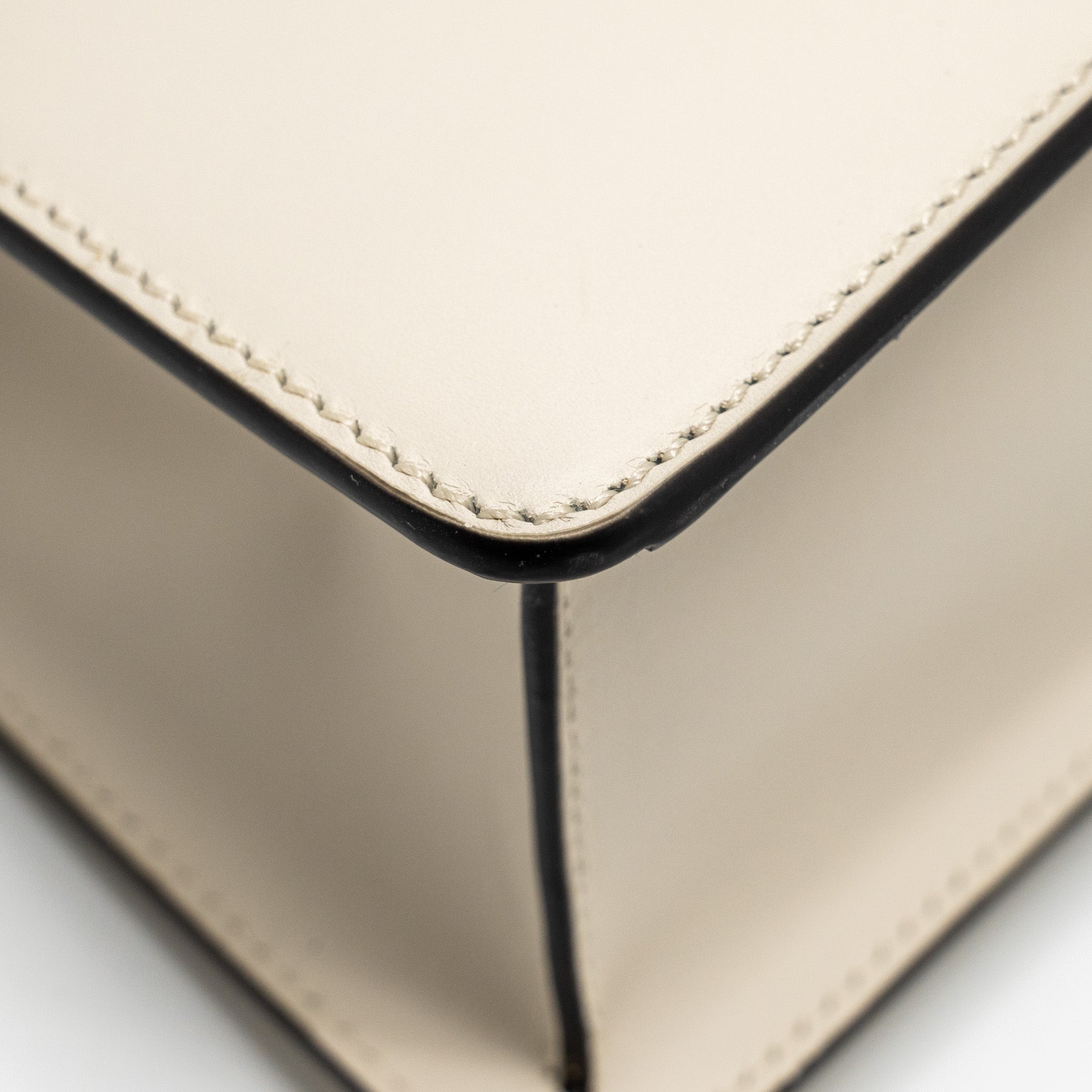 gucci-mini-sylvie-top-handle-bag-calfskin-white-ghw