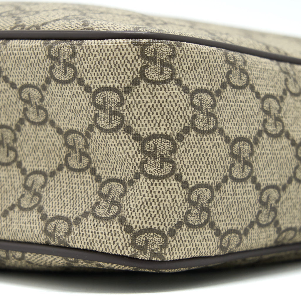 gucci-messenger-bag-gg-supreme-canvas-ghw
