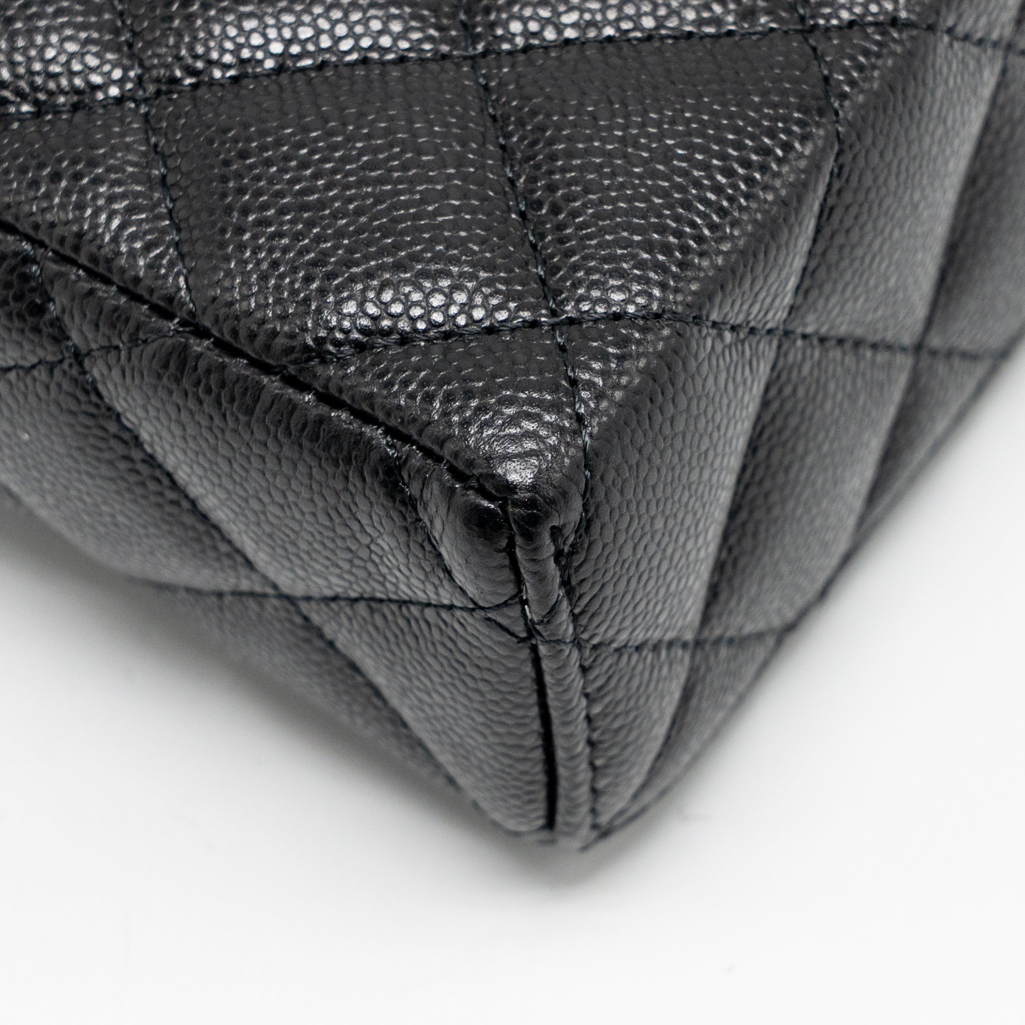 chanel-25p-cc-top-handle-vanity-with-chain-caviar-black-lghwmicrochip-3
