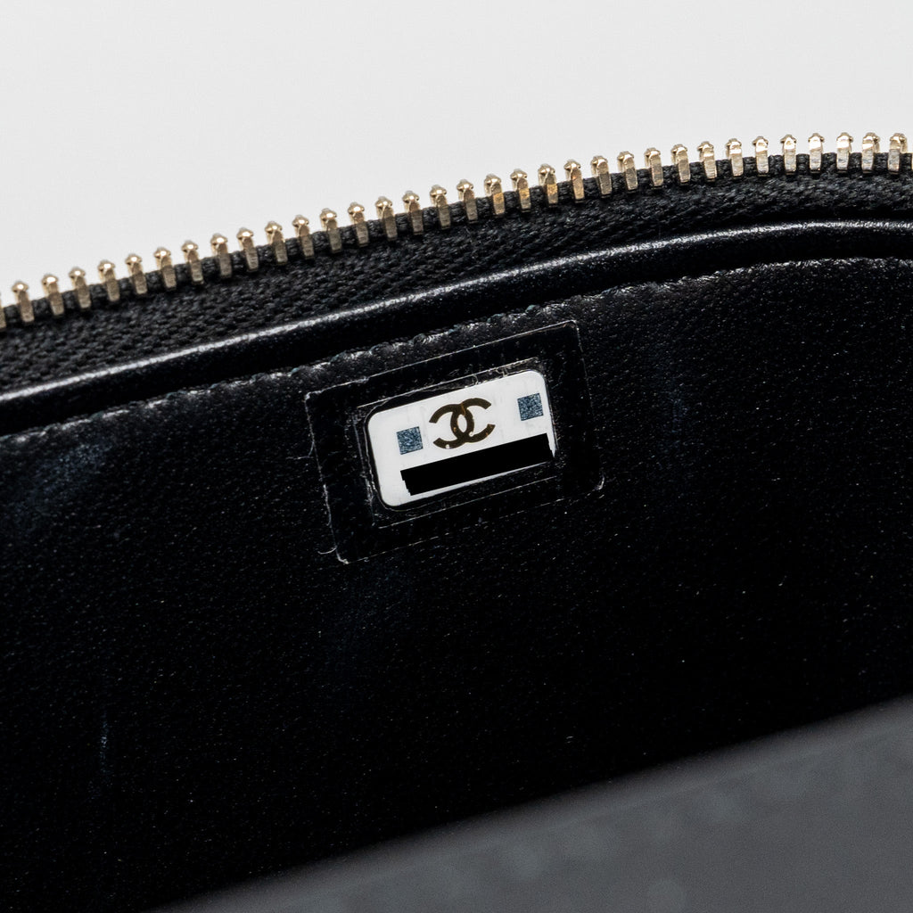 chanel-22k-gold-pillar-long-vanity-with-adjustable-chain-lambskin-black-ghw-microchip
