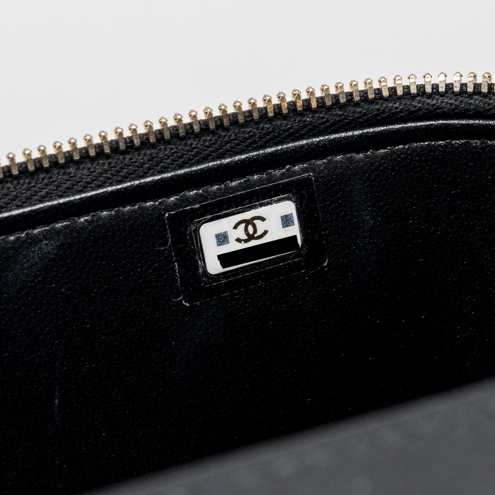 chanel-22k-gold-pillar-long-vanity-with-adjustable-chain-lambskin-black-ghw-microchip