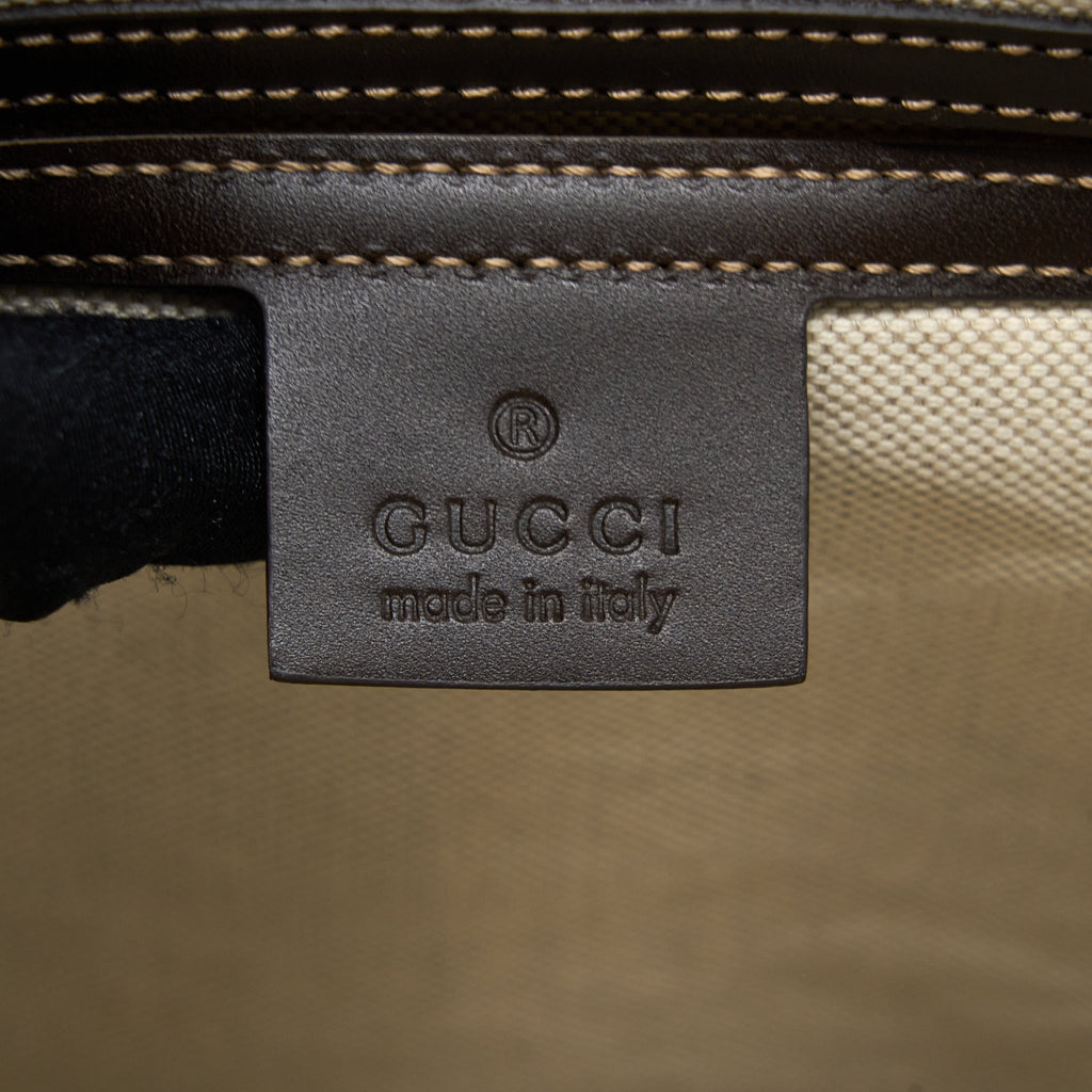gucci-messenger-bag-gg-supreme-canvas-ghw