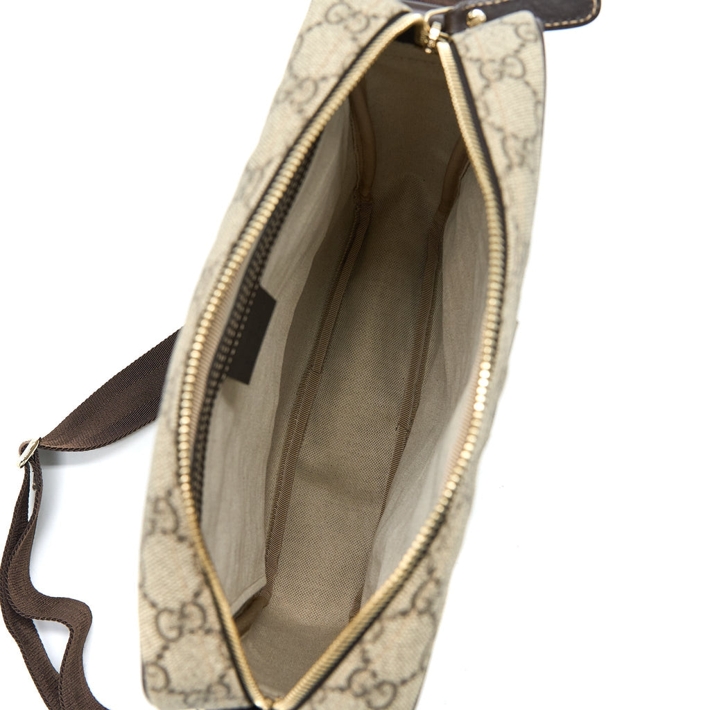 gucci-messenger-bag-gg-supreme-canvas-ghw