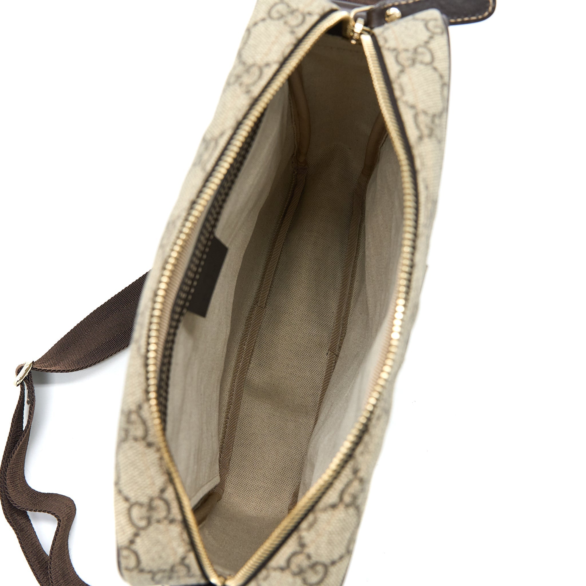 gucci-messenger-bag-gg-supreme-canvas-ghw