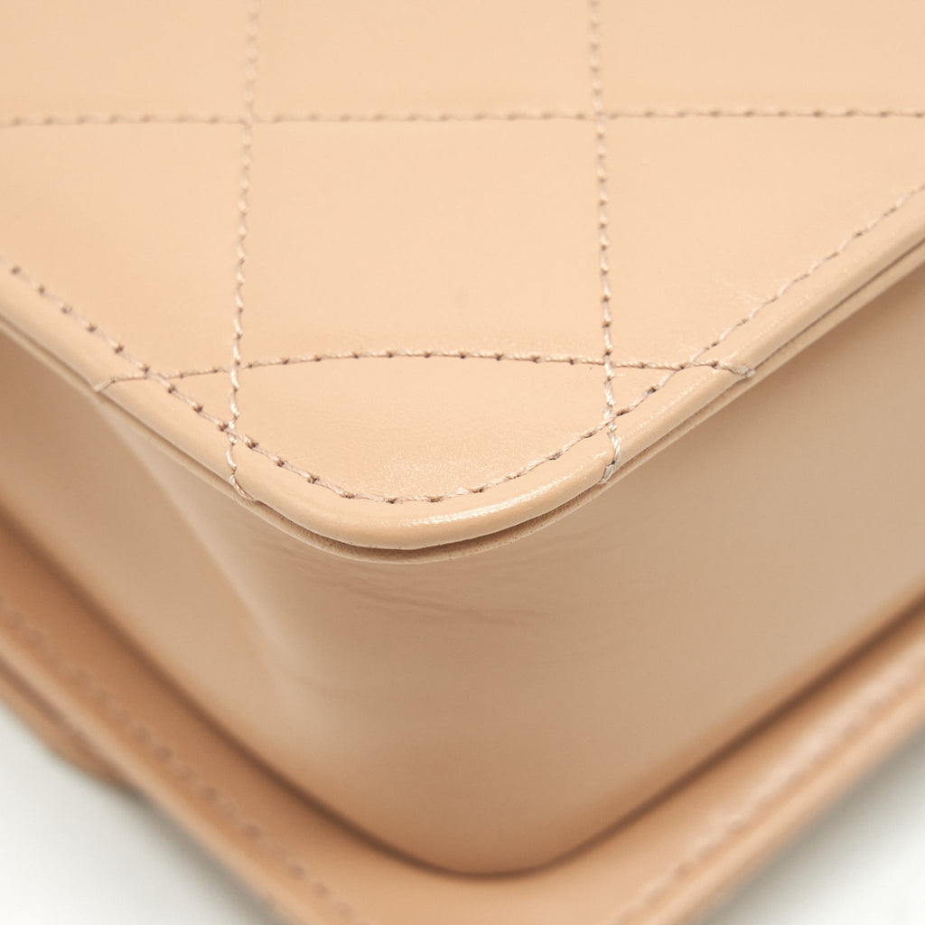 chanel-21a-gold-crush-flap-bag-calfskin-beige-ghw-1