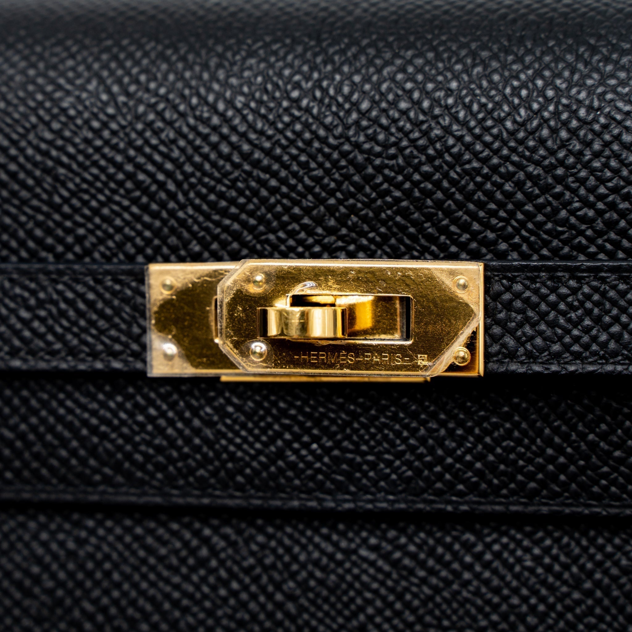hermes-classic-kelly-to-go-epsom-black-ghw-stamp-u