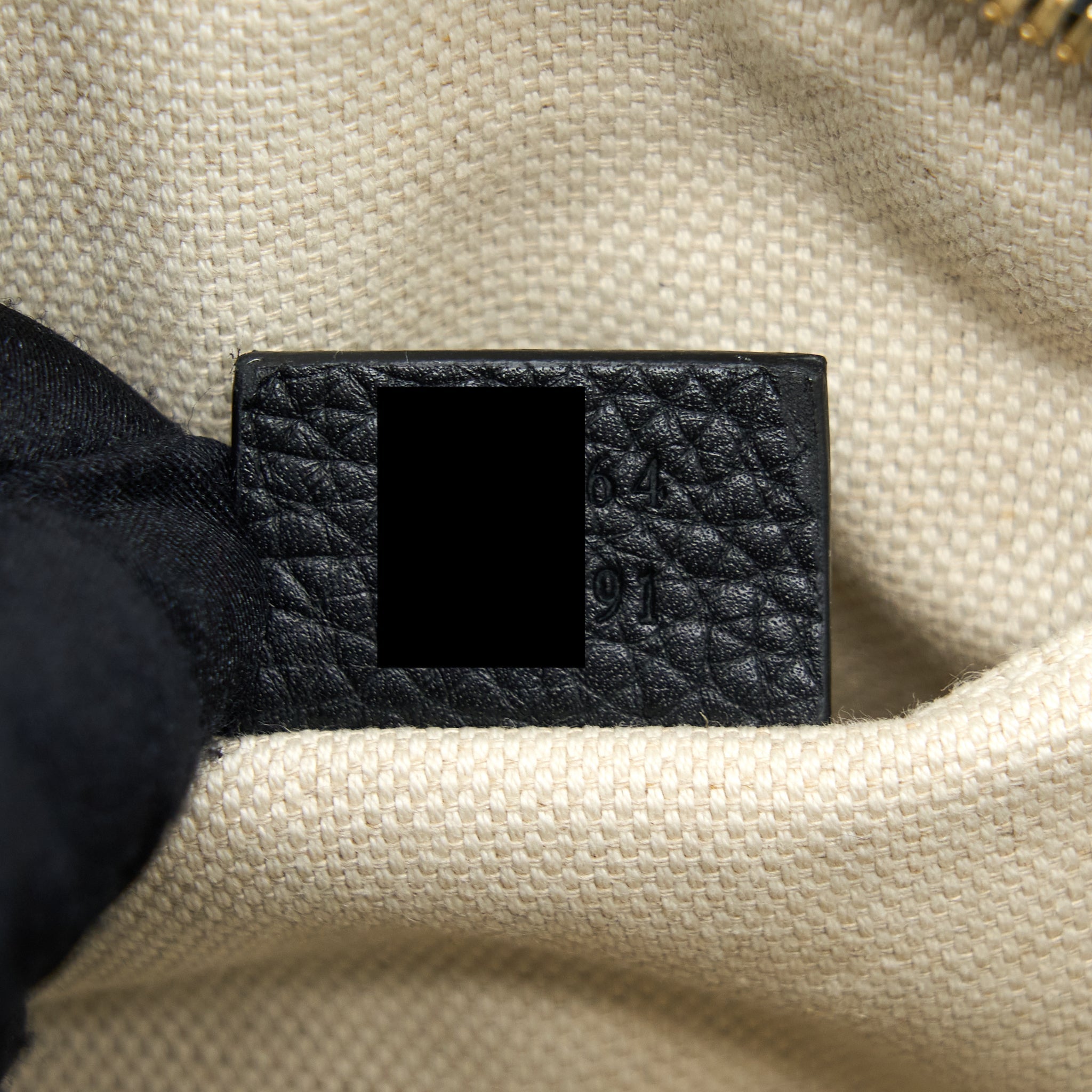 gucci-soho-camera-disco-bag-calfskin-black-ghw