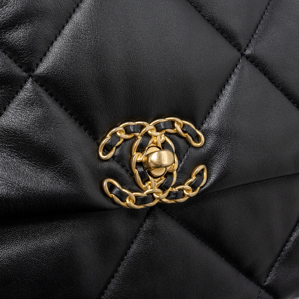 chanel-medium-19-bag-lambskin-black-multicolour-hardwaremicrochip