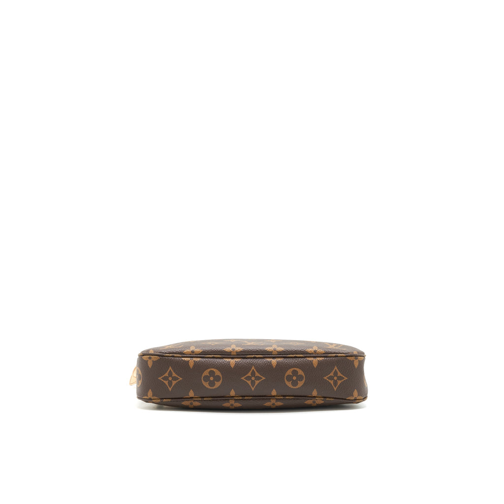 louis-vuitton-pochette-accessories-monogram-canvas-3