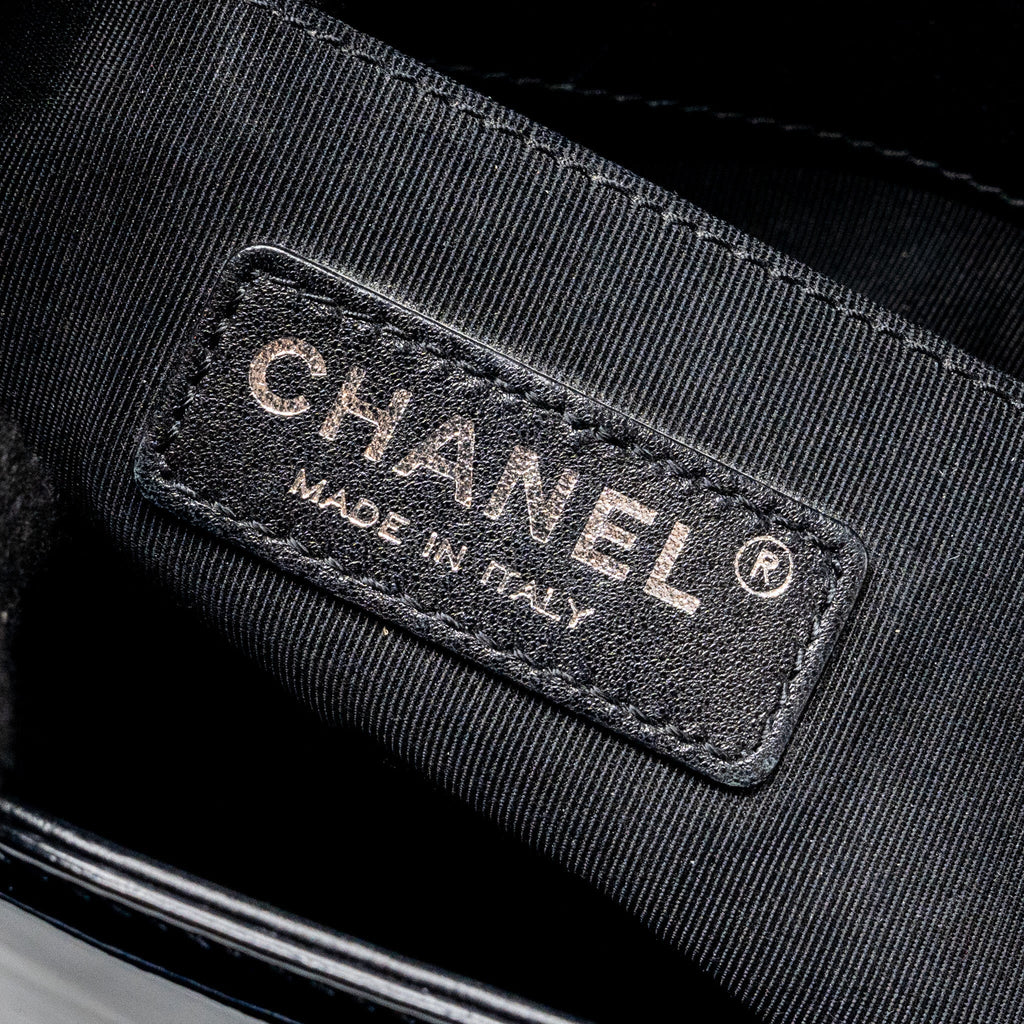 chanel-small-boy-bag-patent-black-with-multicolour-hardware