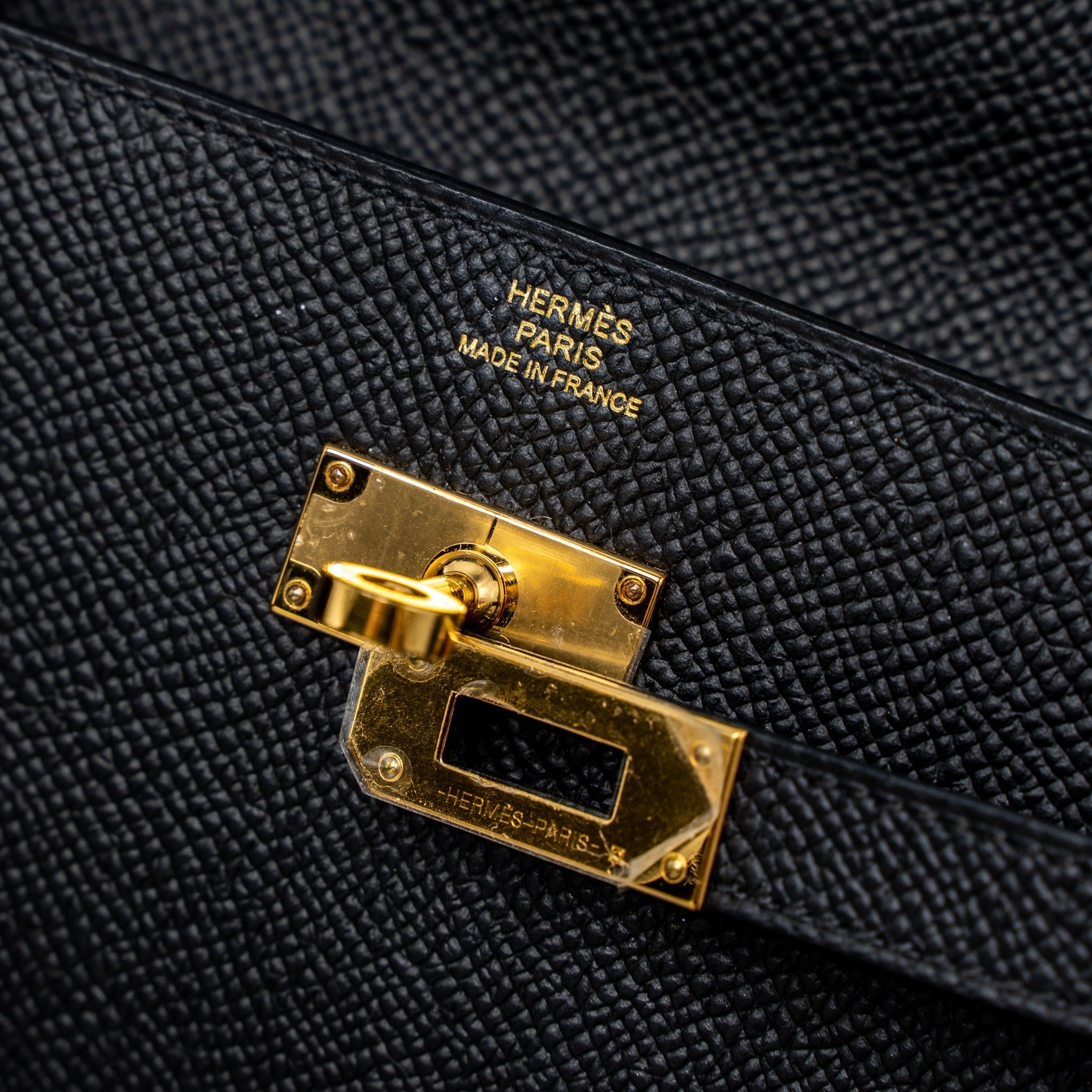 hermes-classic-kelly-to-go-epsom-black-ghw-stamp-u