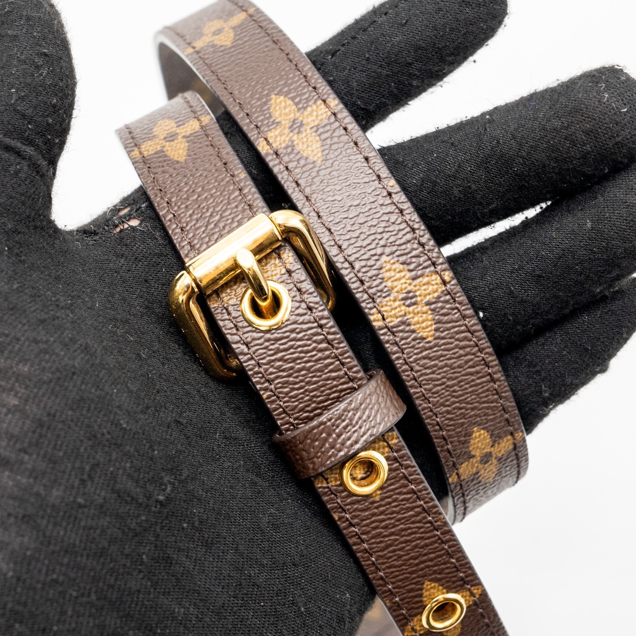 louis-vuitton-pochette-metis-monogram-canvas-with-ghw-1