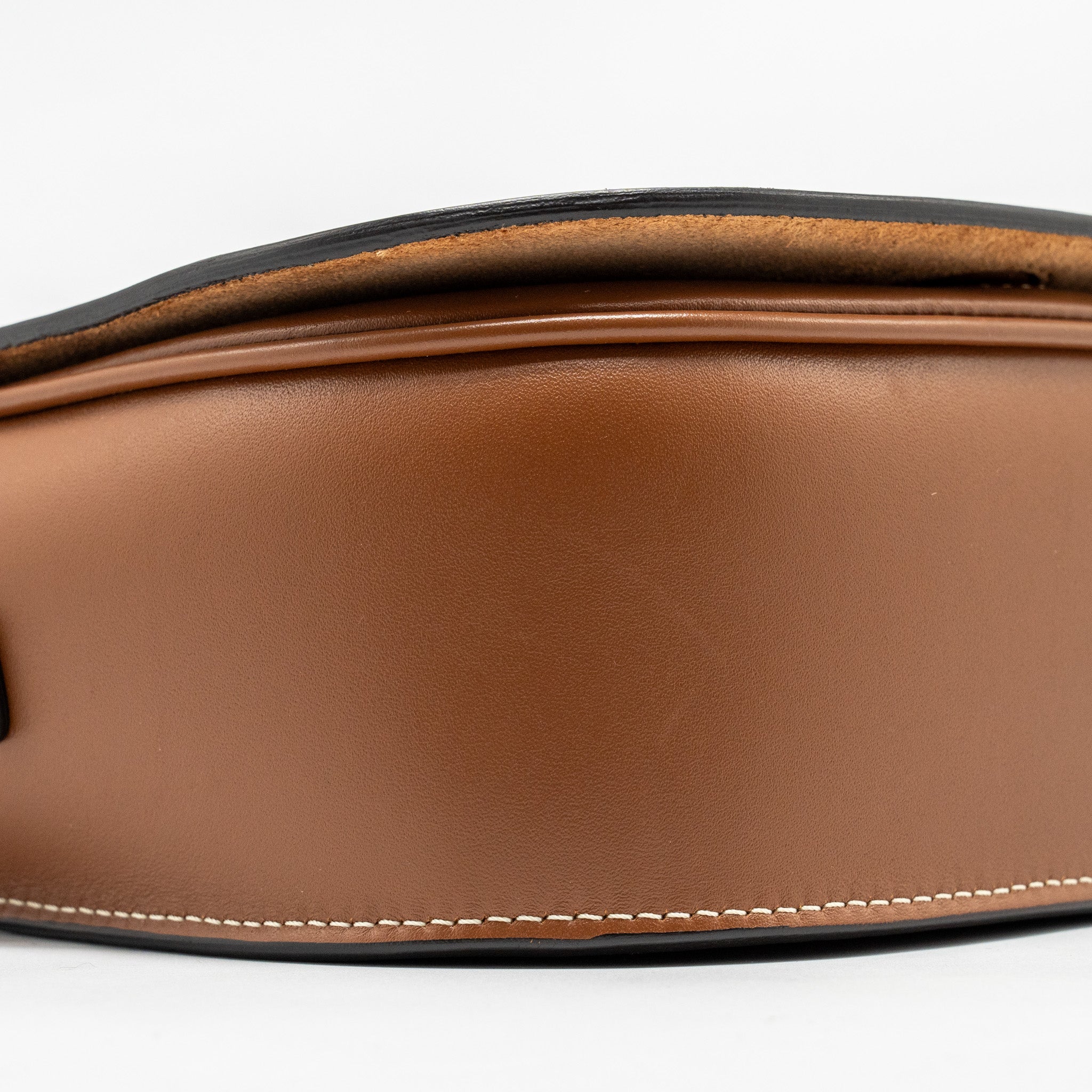 celine-folco-cuir-triomphe-smooth-calfskin-tan-ghw