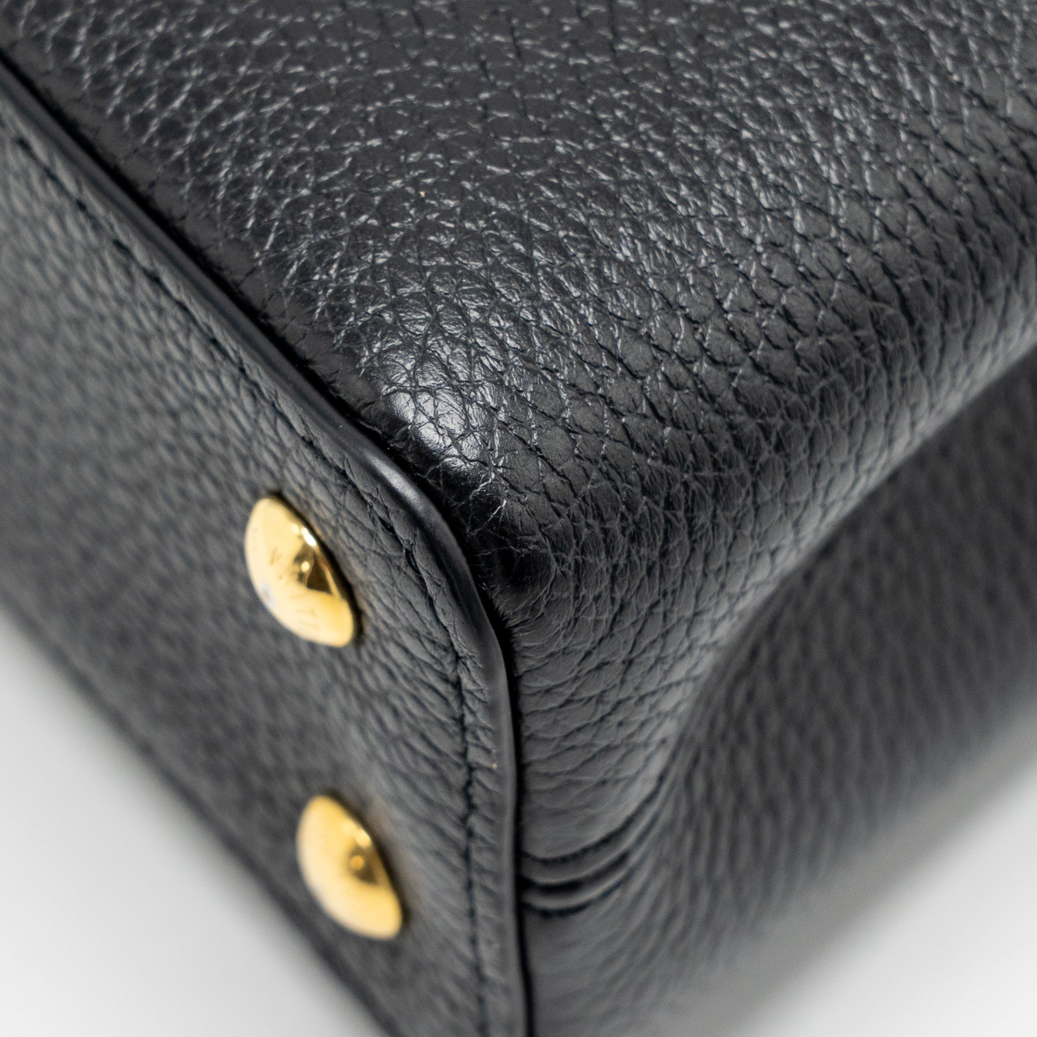 louis-vuitton-capucines-mini-taurillon-black-ghw-copy