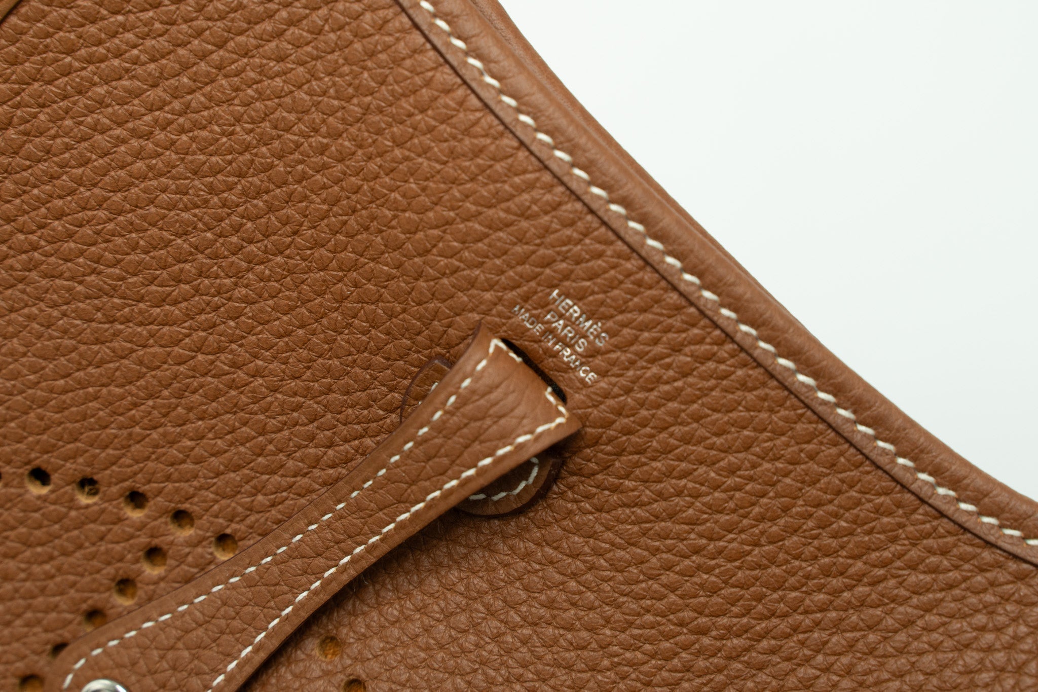 hermes-mini-evelyne-clemence-gold-cornaline-blanc-shw-stamp-y