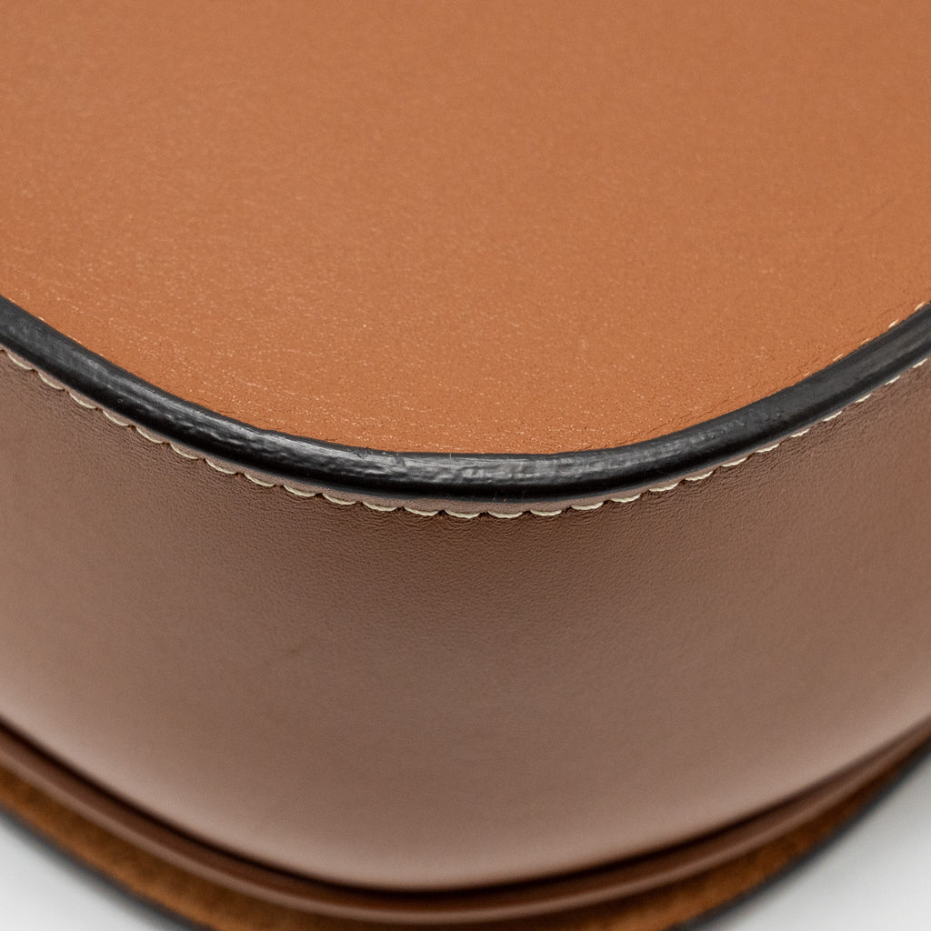 celine-folco-cuir-triomphe-smooth-calfskin-tan-ghw