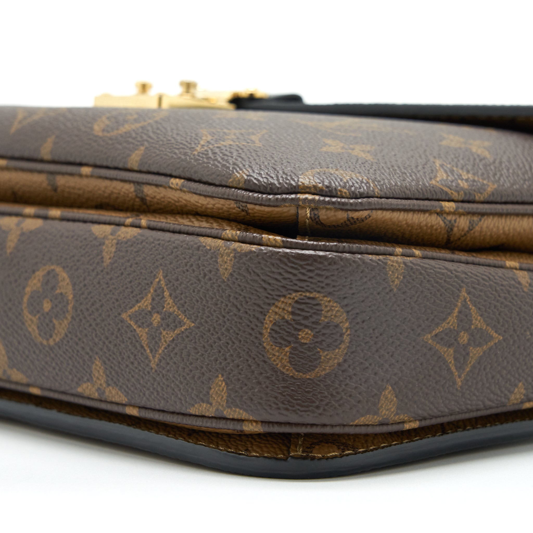 louis-vuitton-pochette-metis-reverse-monogram-canvas-ghw