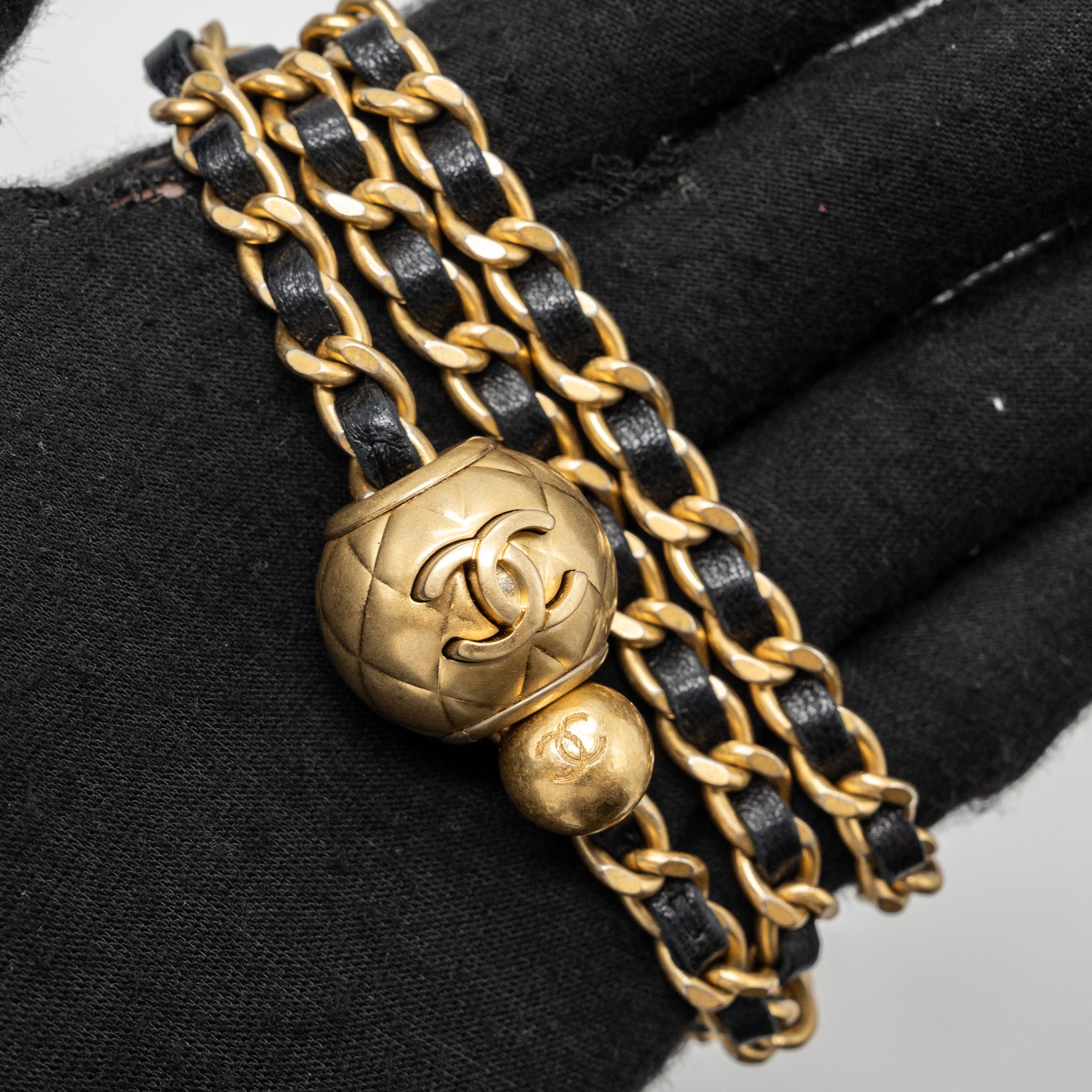 chanel-pearl-crush-mini-vanity-with-chain-lambskin-black-with-ghw