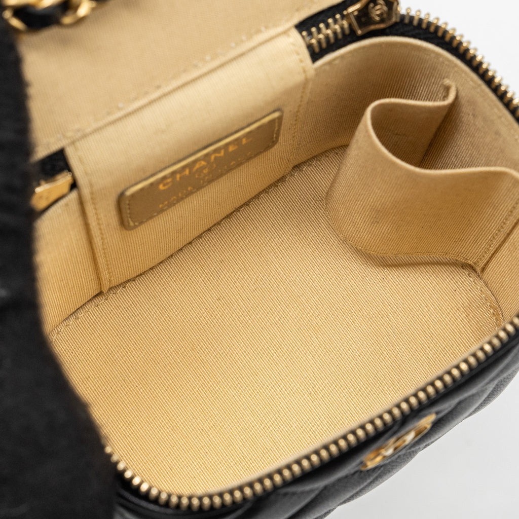chanel-pearl-crush-mini-vanity-with-chain-lambskin-black-with-ghw
