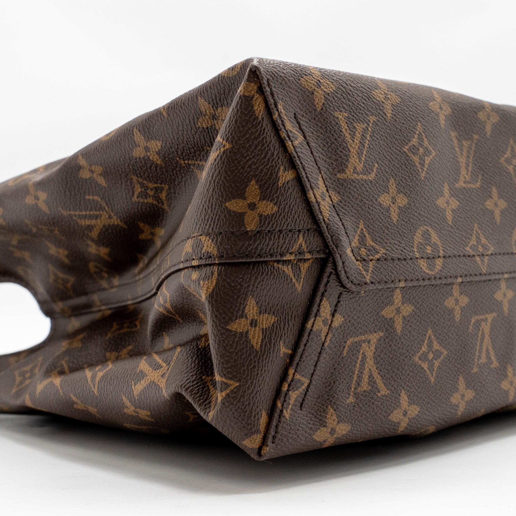 louis-vuitton-atlantis-gm-monogram-canvas-ghw