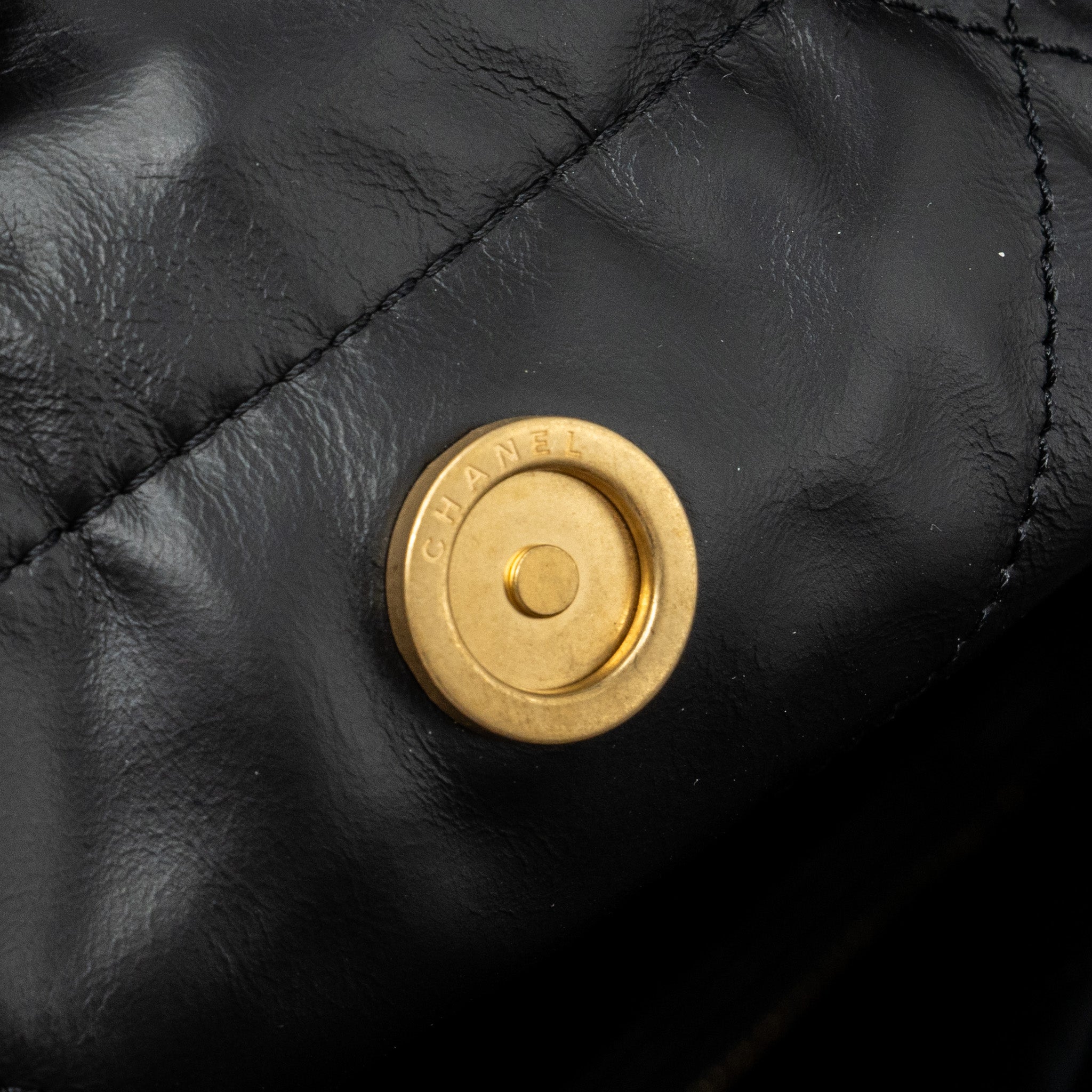 chanel-medium-22-bag-white-letter-calfskin-black-ghwmicrochip