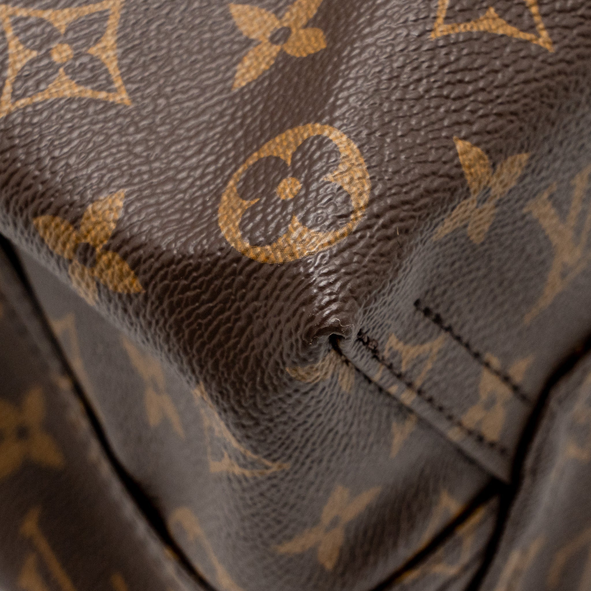 louis-vuitton-atlantis-gm-monogram-canvas-ghw