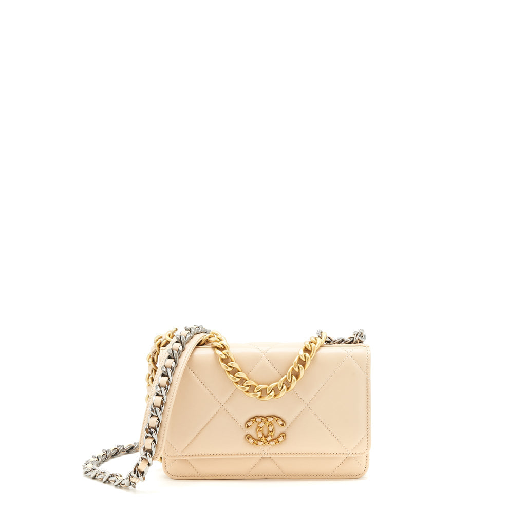 chanel-19-wallet-on-chain-beige-ghw