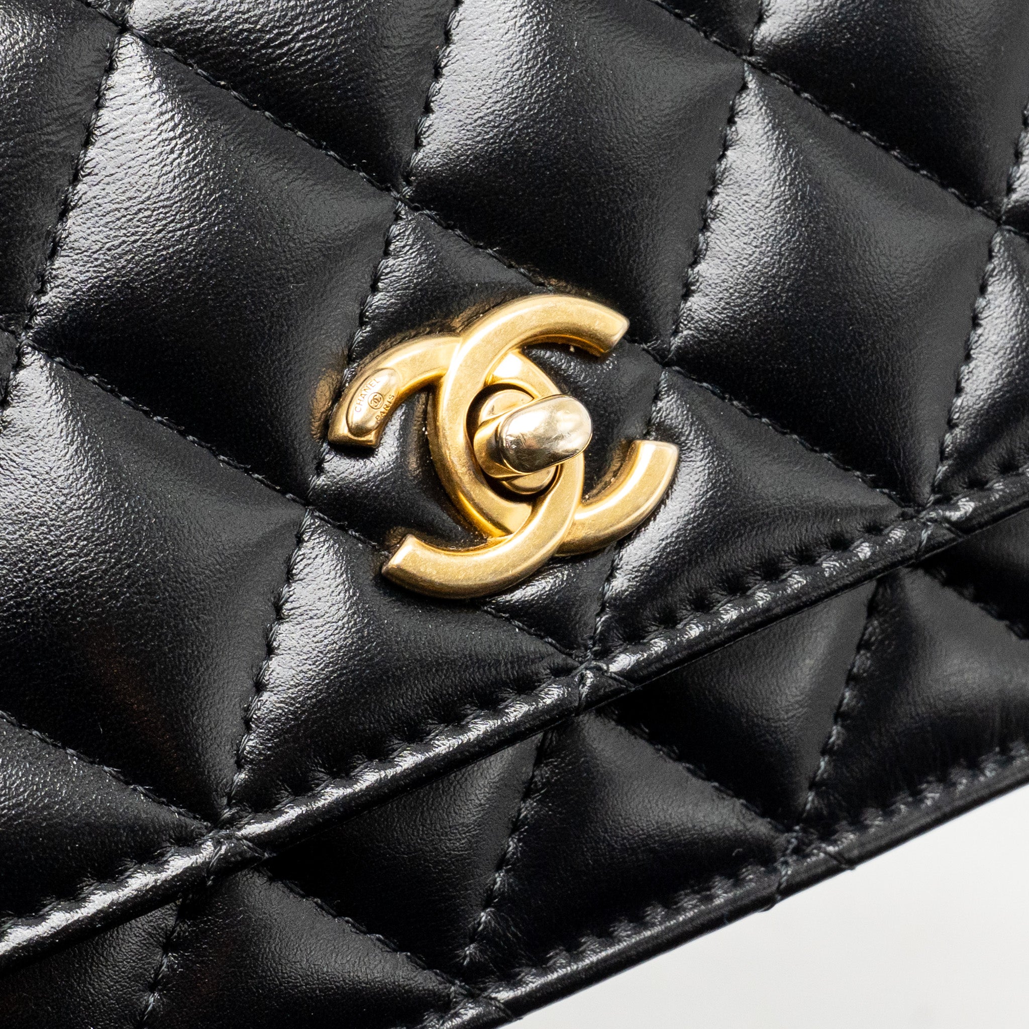 chanel-top-handle-mini-wallet-on-chain-calfskin-black-ghwmicrochip