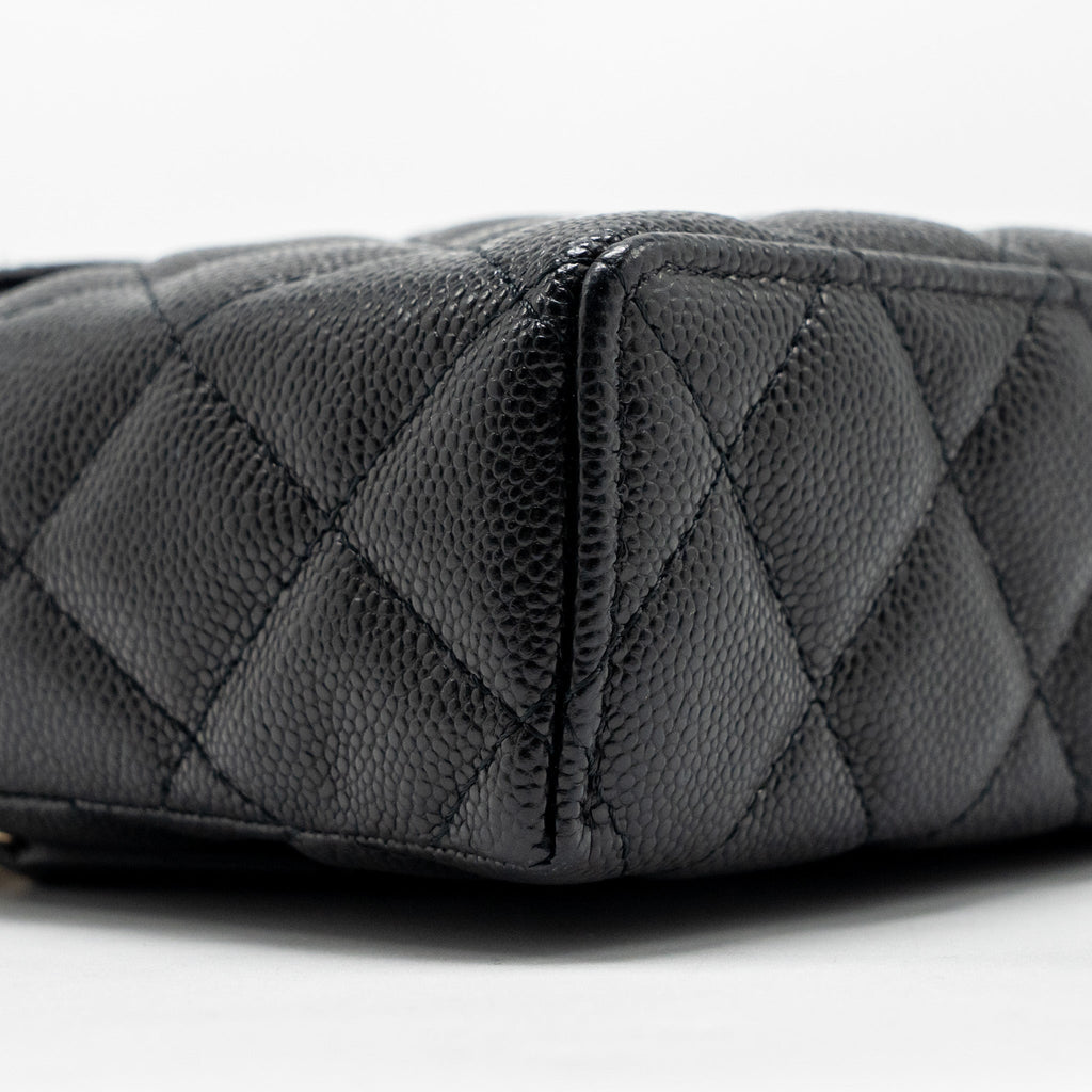 chanel-25p-cc-top-handle-vanity-with-chain-caviar-black-lghwmicrochip